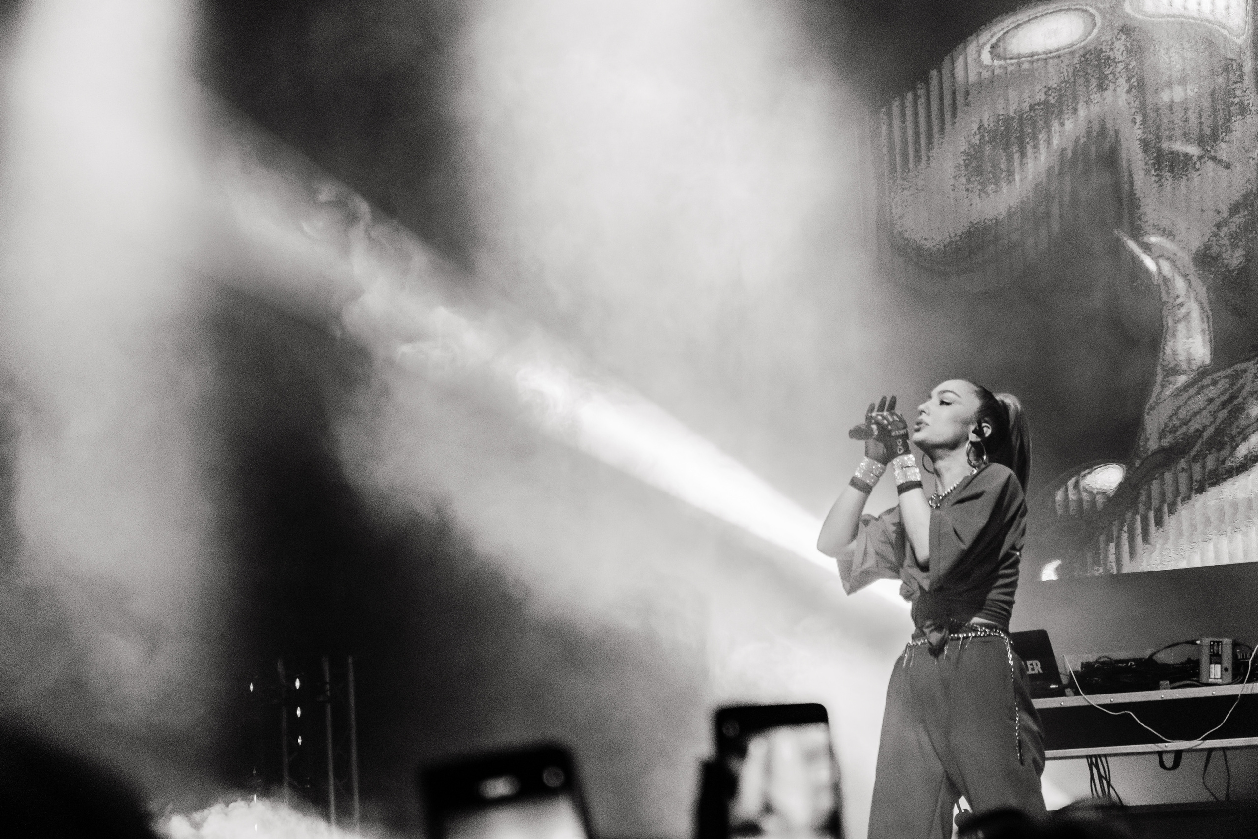 Концерт Мари Краймбрери. Не смотри на других, смотри внутрь себя