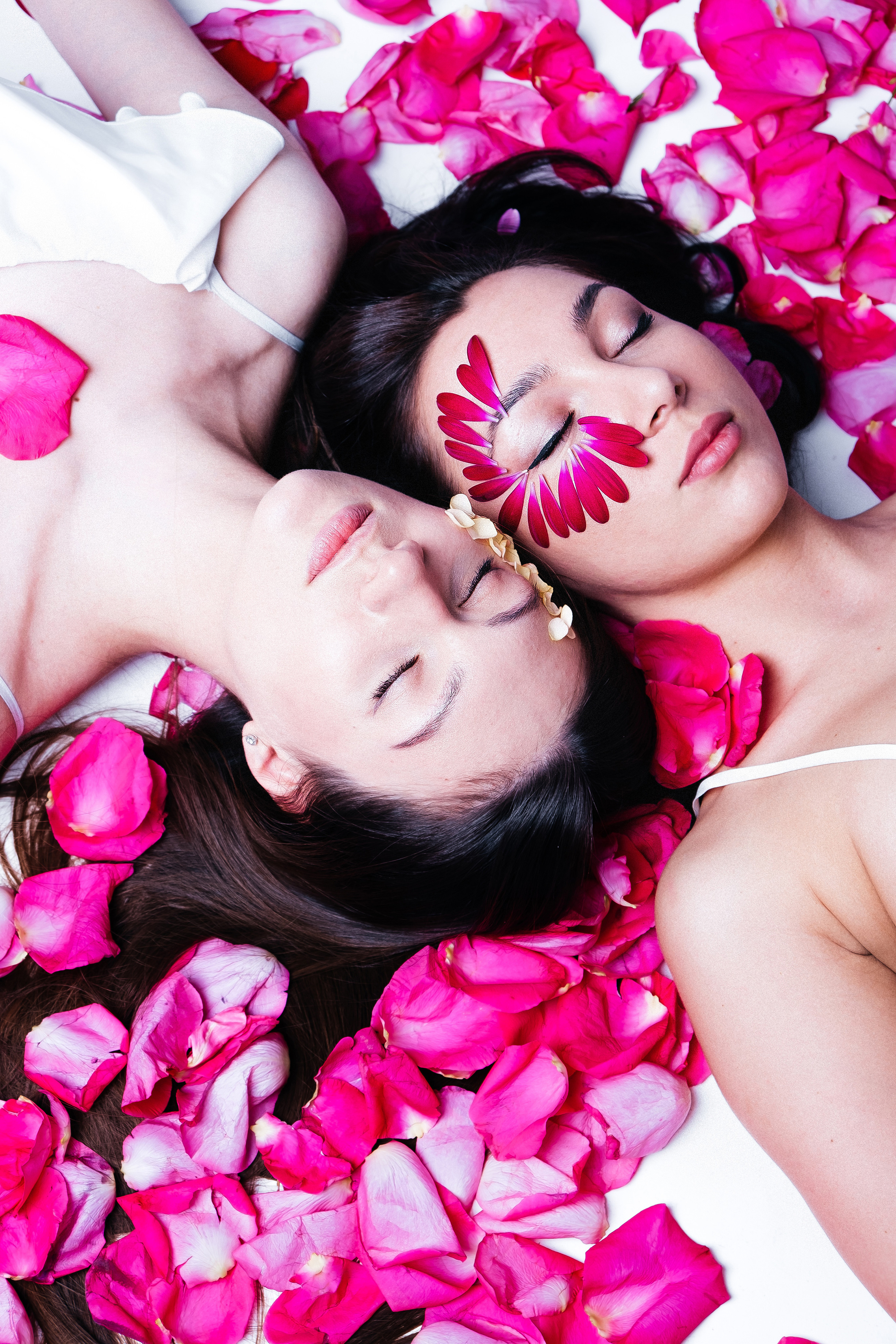 Цветы и тело. Не смотри на других, смотри внутрь себя