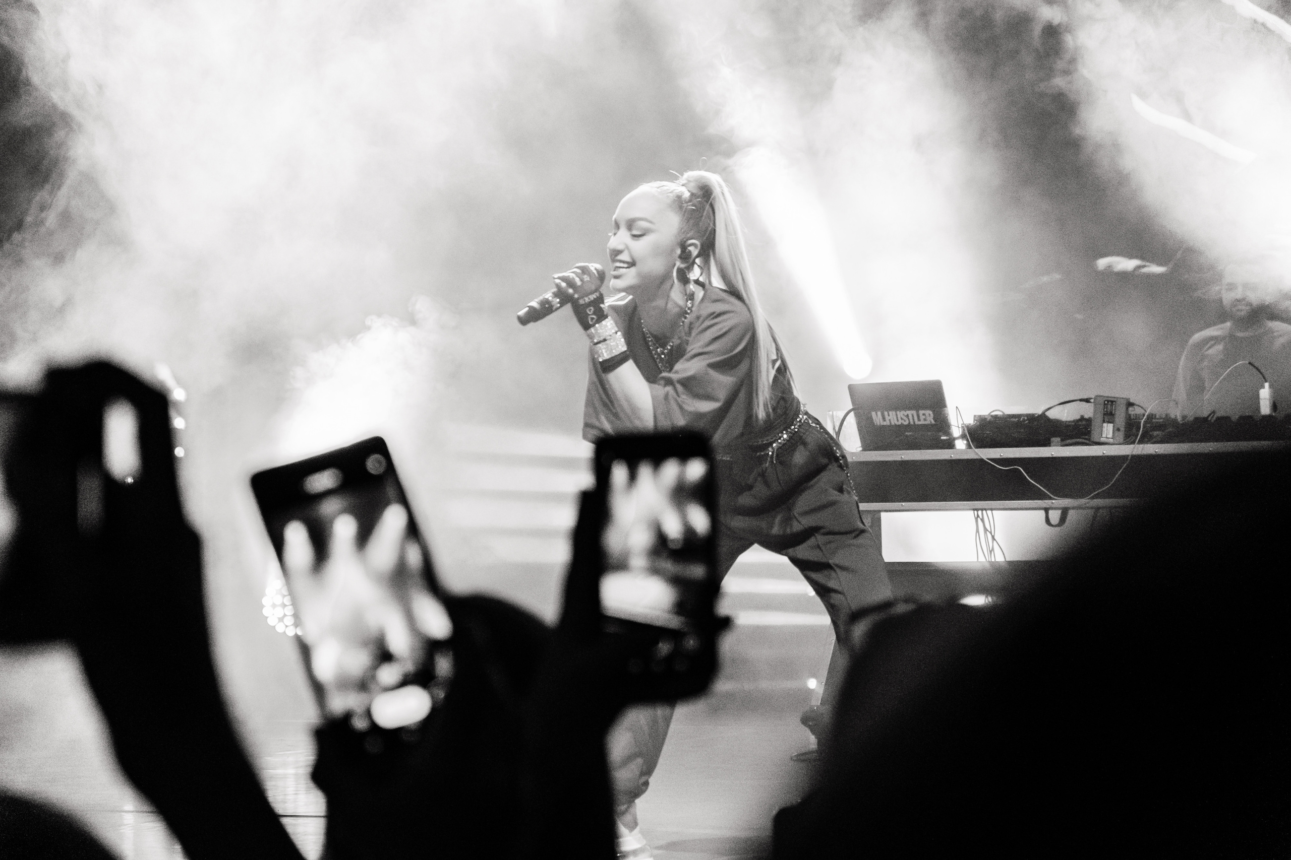 Концерт Мари Краймбрери. Не смотри на других, смотри внутрь себя