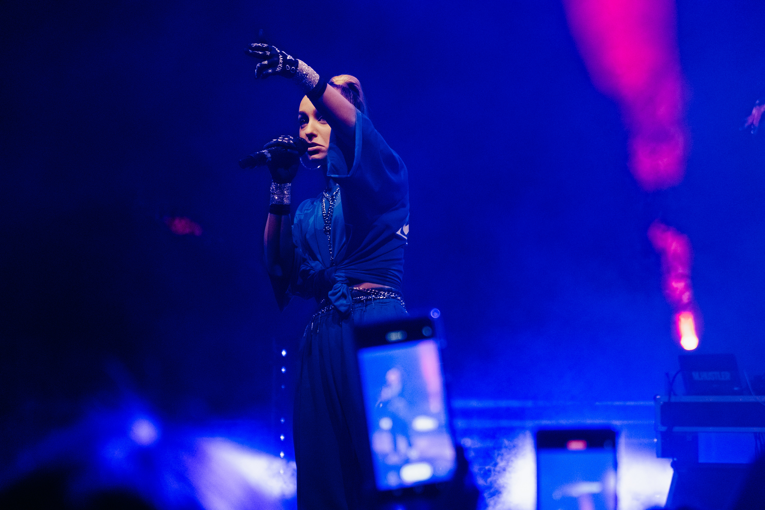 Концерт Мари Краймбрери. Не смотри на других, смотри внутрь себя