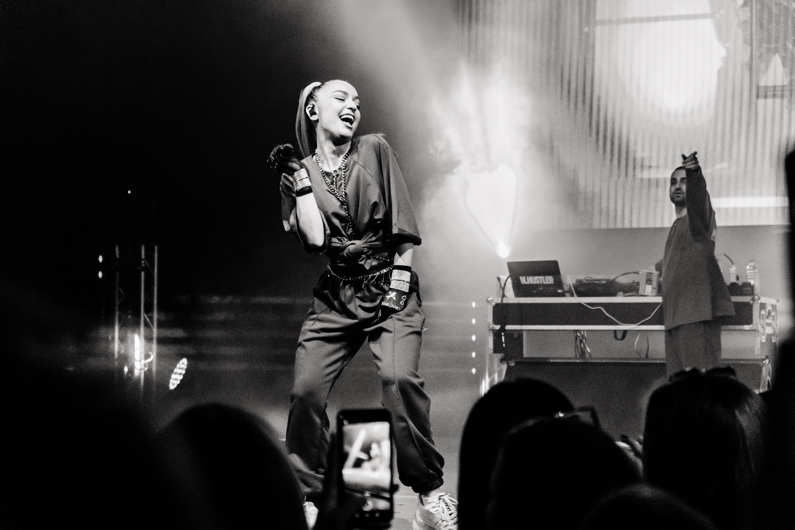 Концерт Мари Краймбрери. Не смотри на других, смотри внутрь себя