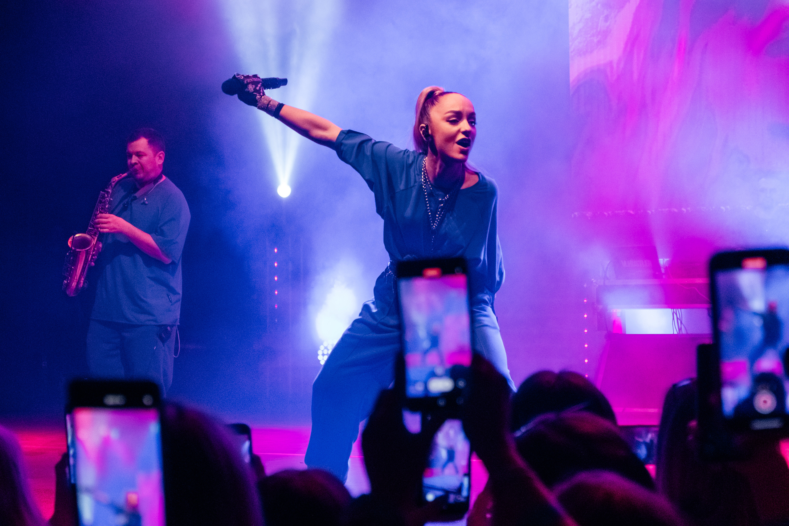 Концерт Мари Краймбрери. Не смотри на других, смотри внутрь себя