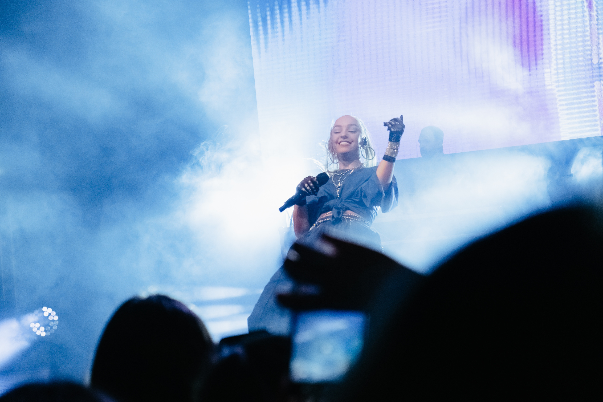 Концерт Мари Краймбрери. Не смотри на других, смотри внутрь себя