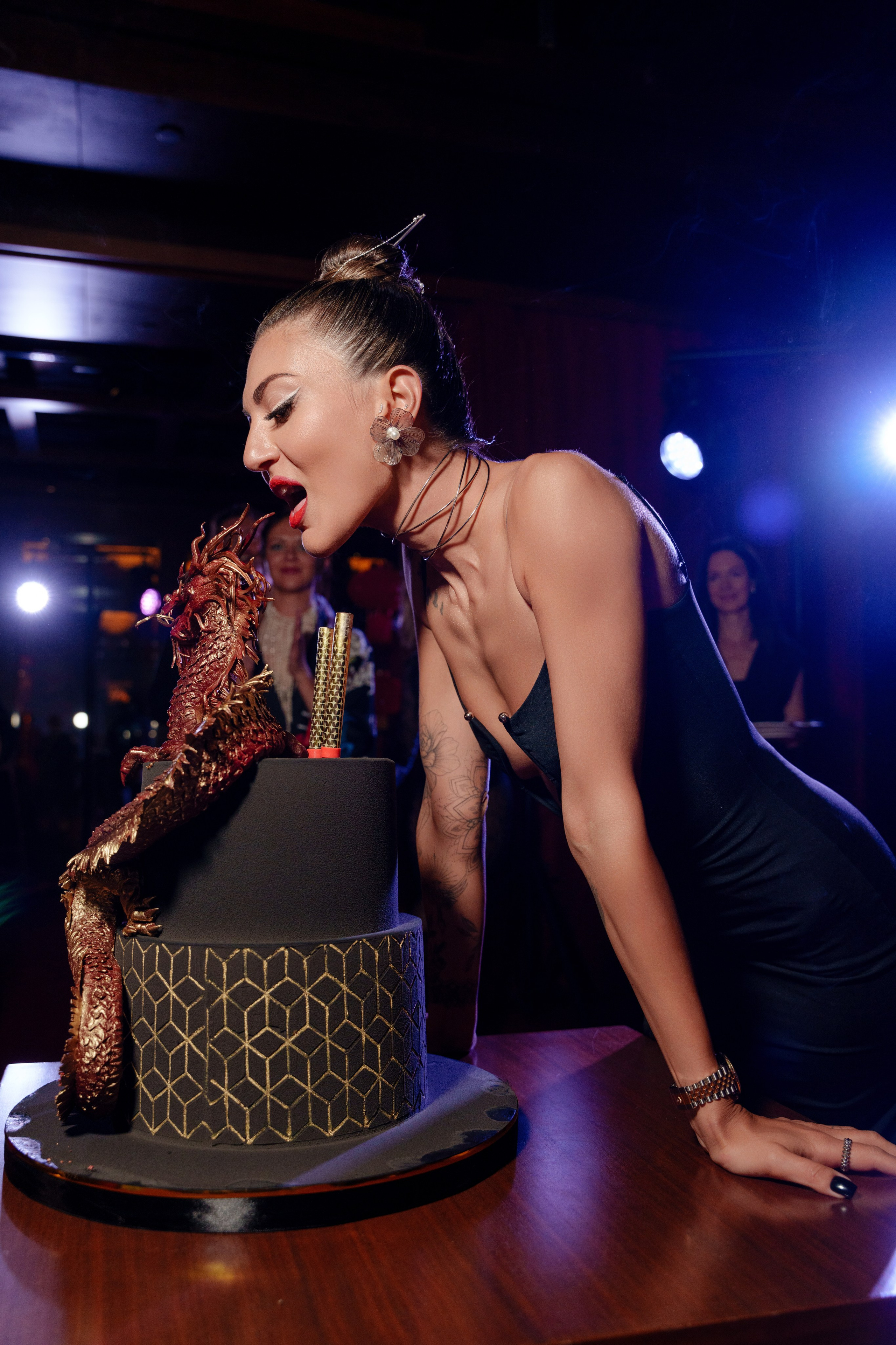 Репортажный фотограф на день рождения в ресторане KAI. Репортажный фотограф Москва Сергей Дружинин