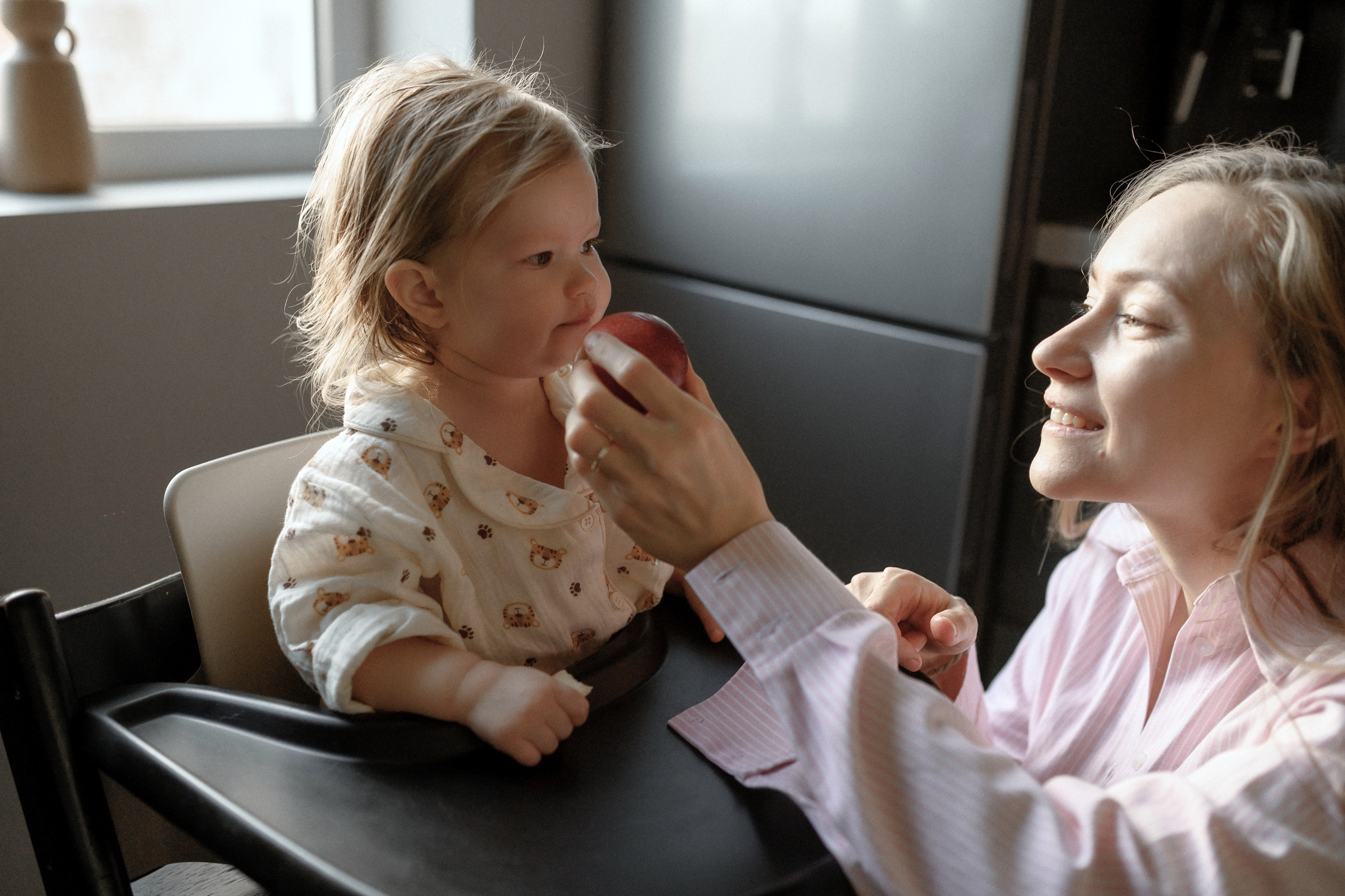 Даша и Варя дома. Семейный и свадебный lifestyle-фотограф в Москве Мария Петрова