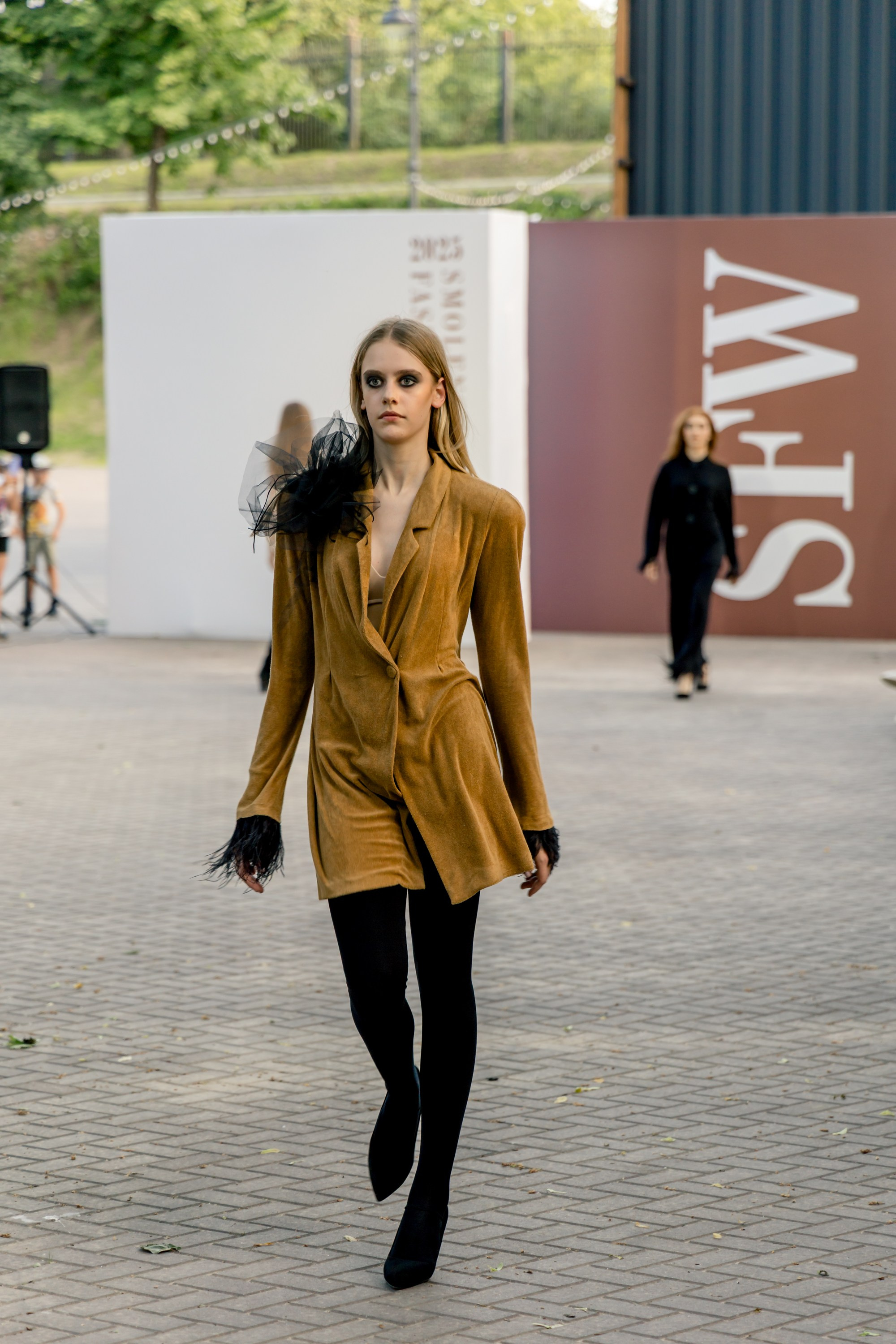 Smolensk Fashion Week 2025_показы_ДЕНЬ 1_ВЕЧЕРНИЙ ПОКАЗ_19:00. Главная