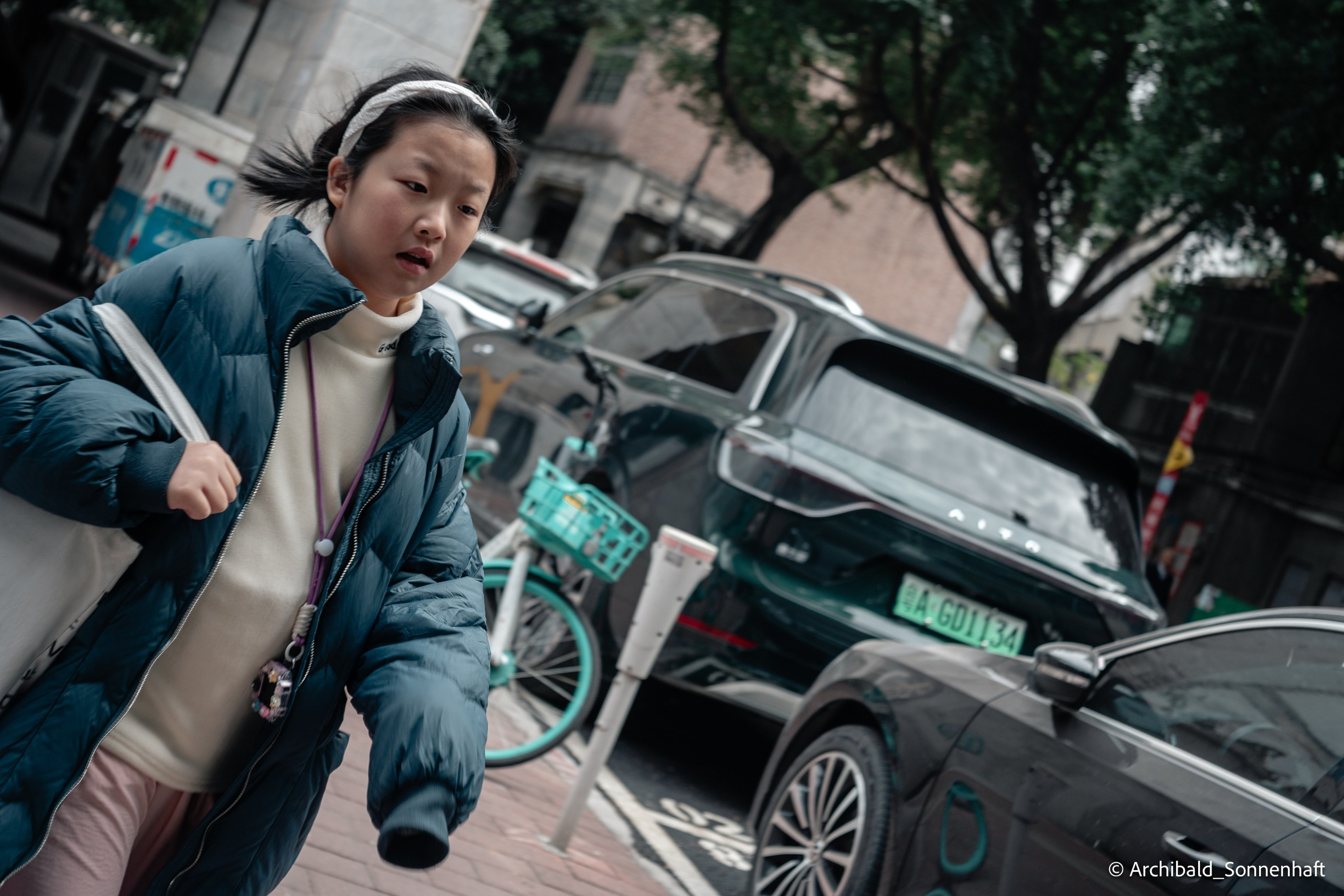 Walking in GZ, sunday. Photographer in Guangzhou, China. Archibald Sonnenhaft