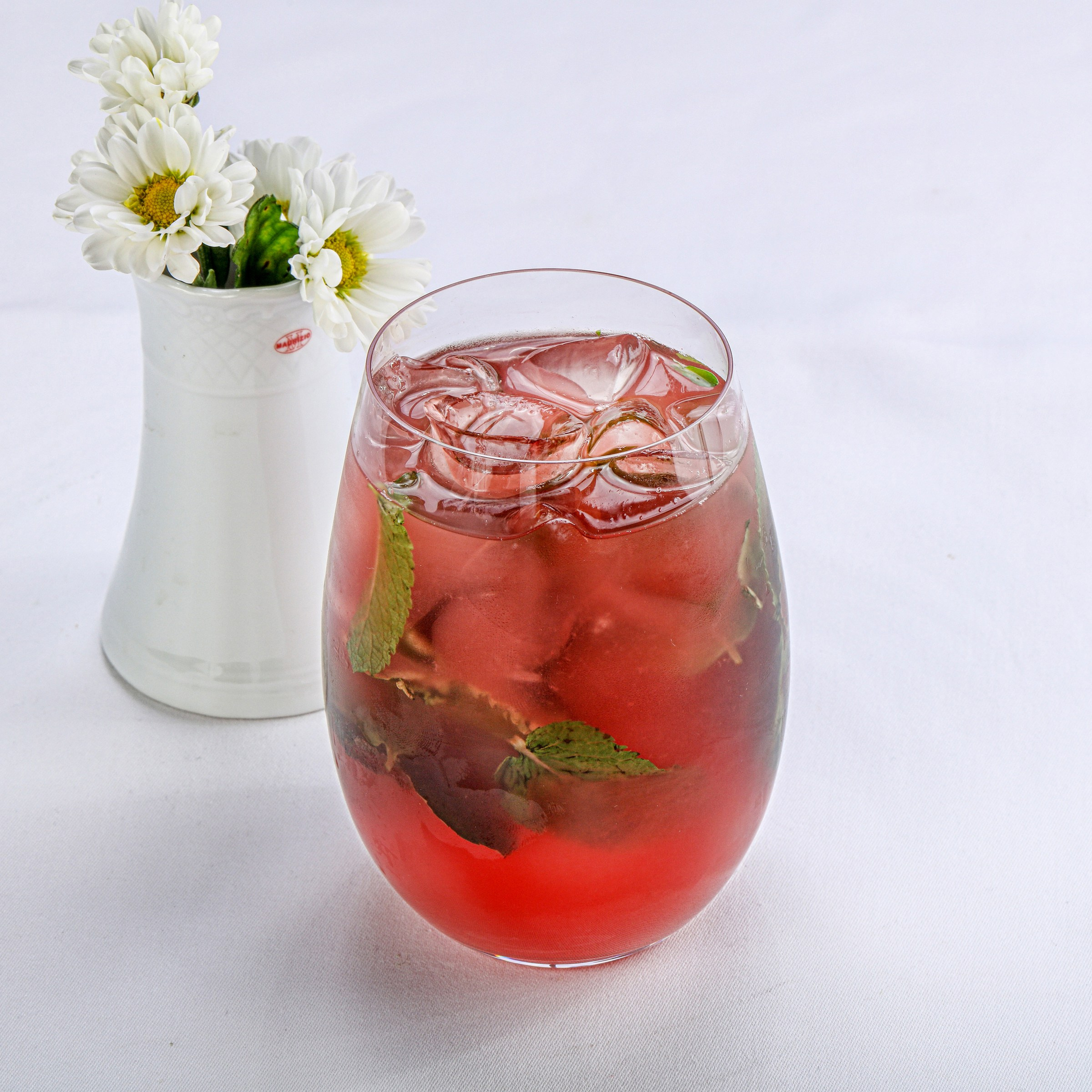 Фотосъемка суши и роллов. Заказ по тел.: +7 (906) 006-90-22. Фуд-фотограф Андрей Старостин — съемка еды в Москве. 9000 руб. в час