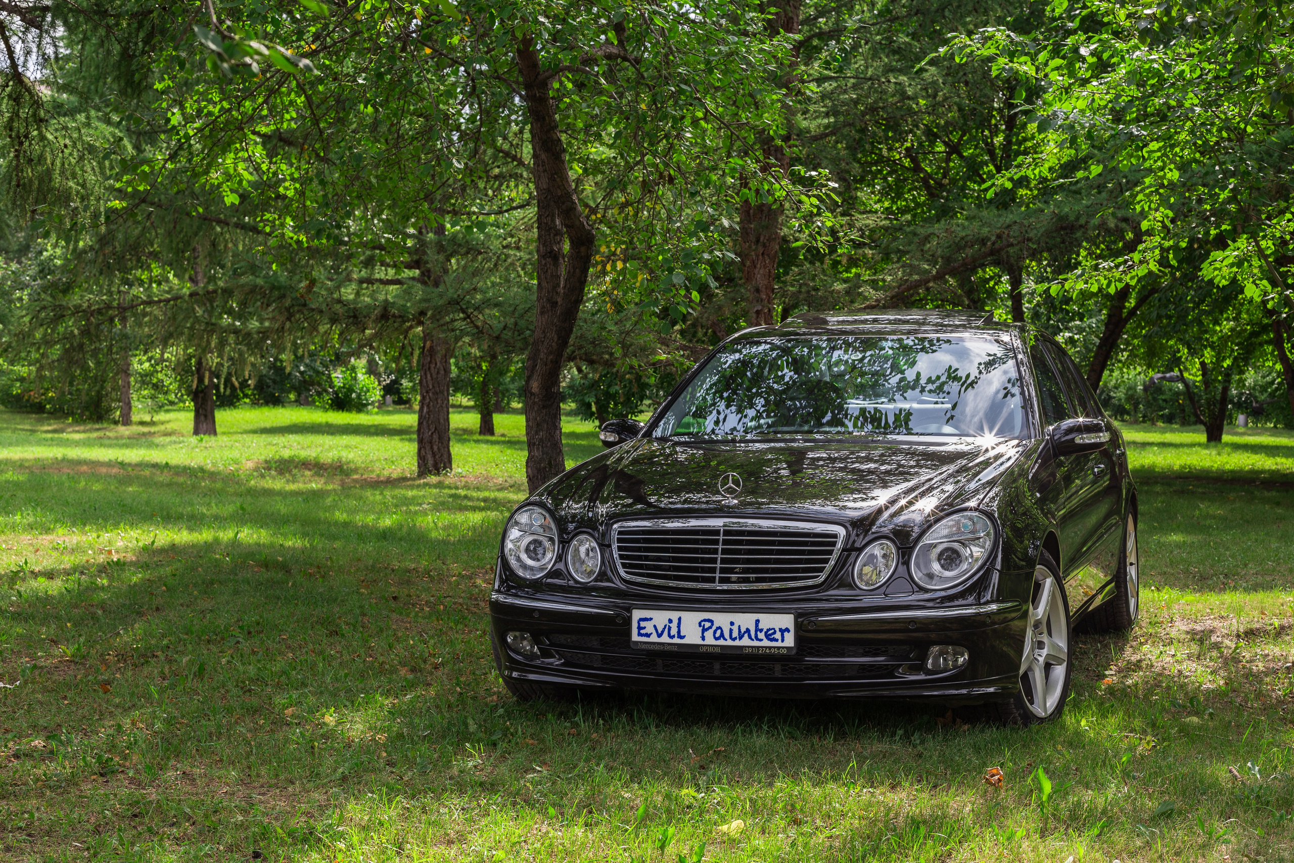 Фотосъемка автомобиля Mercedes для Evil Painter. Интерьерный фотограф и ретушер в Красноярске Денис Антропов