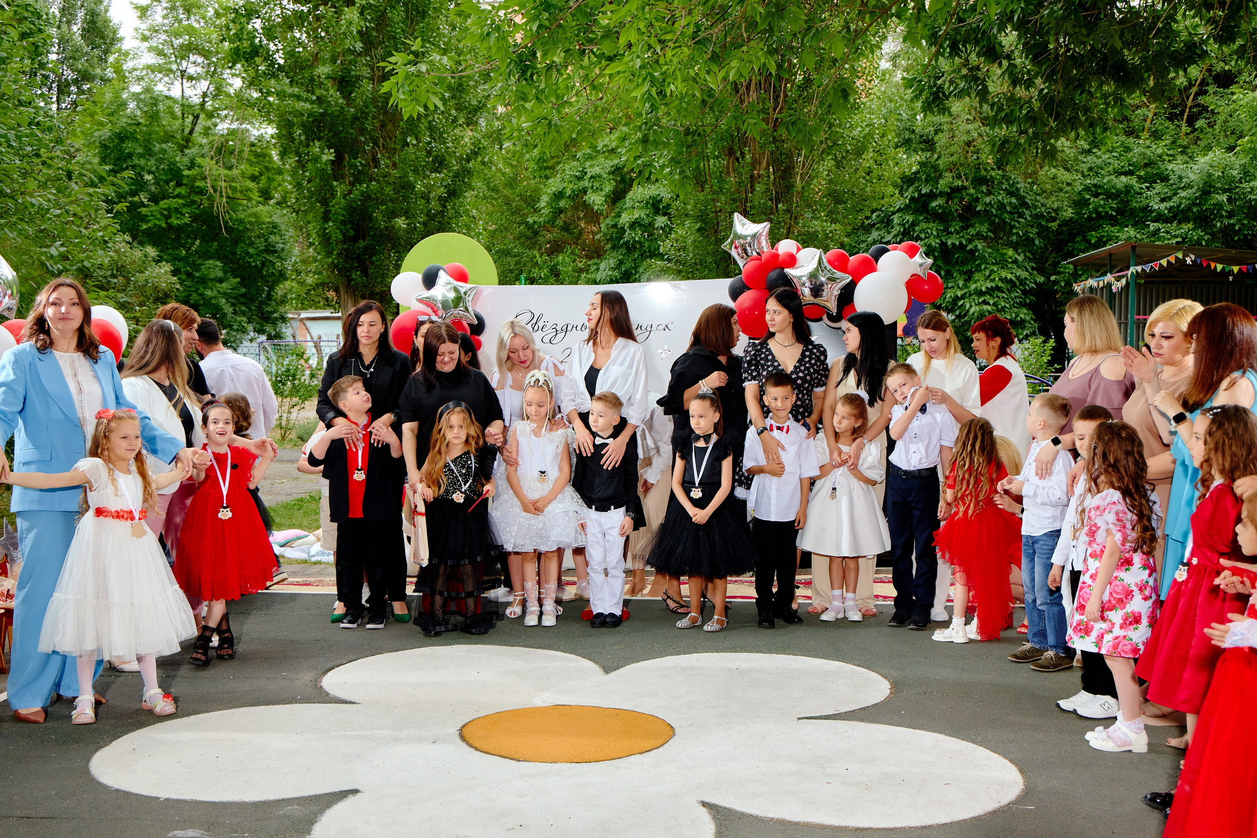 Выпускной 45 сад. Фотограф Выпускные альбомы Таганрог Сергей Коробченко