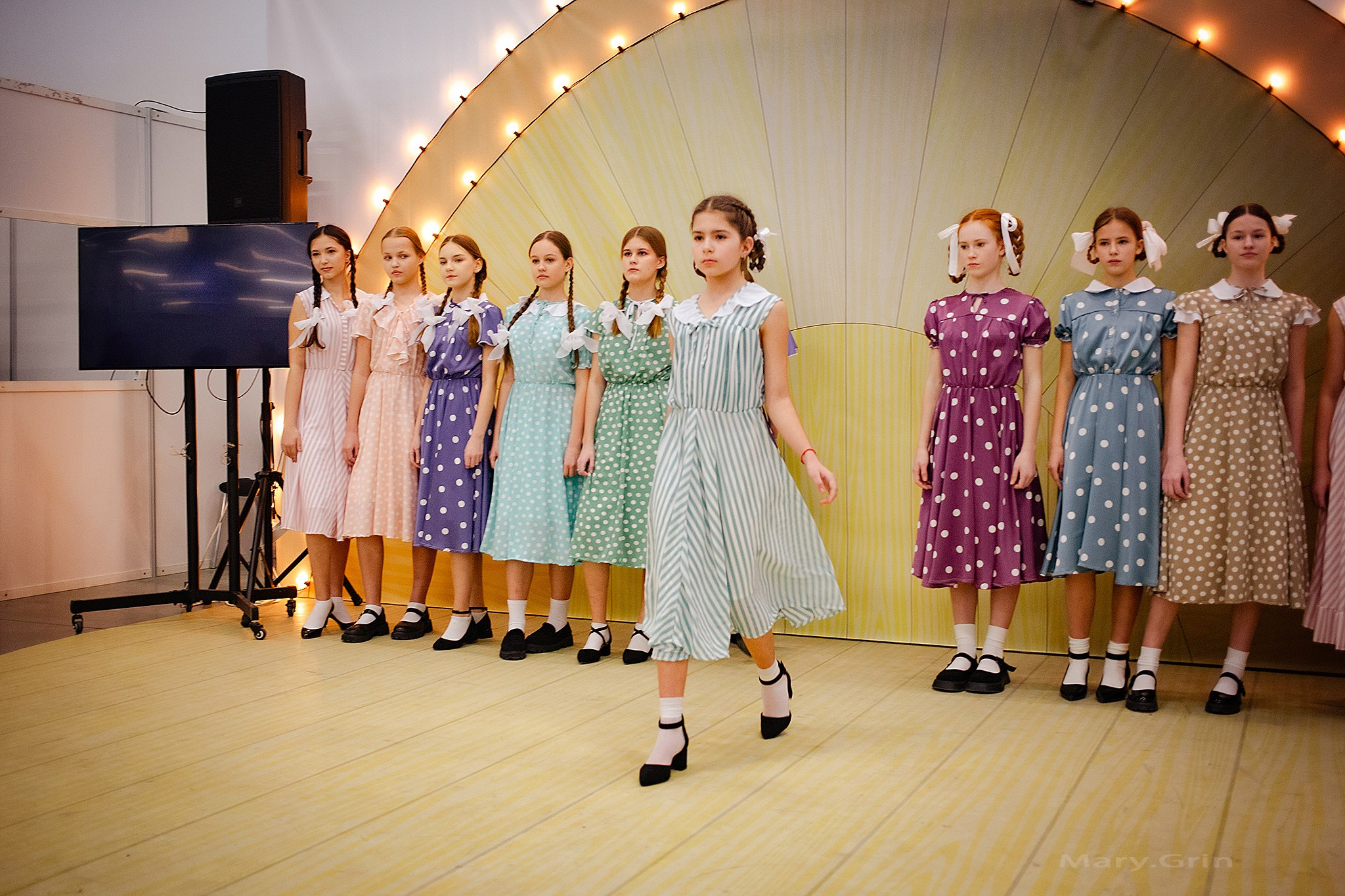 Показ моды 40х лет. Православная ярмарка 2025. Детский и семейный фотограф, фотограф мероприятий Нижний Новгород