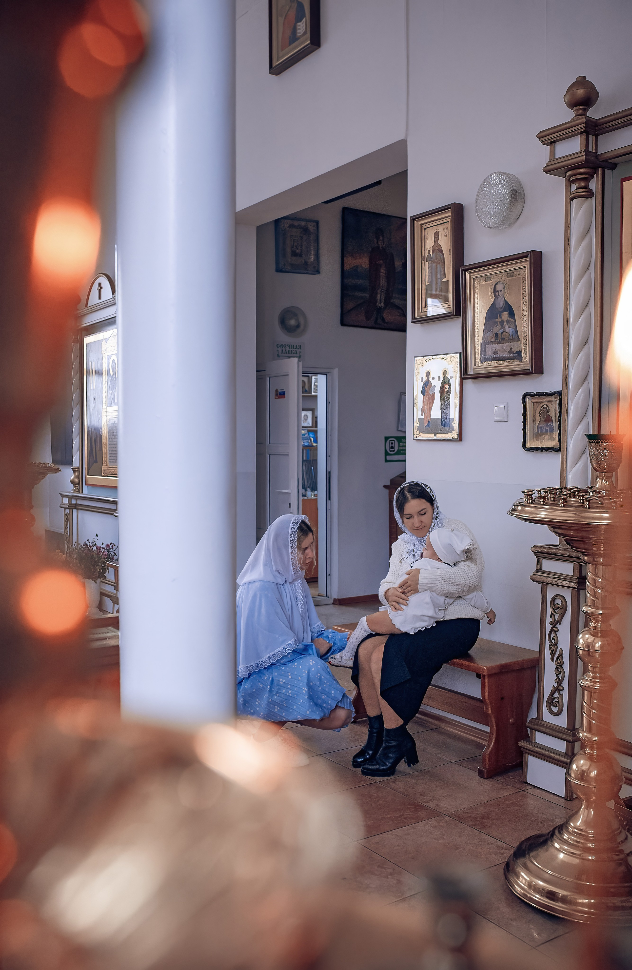 Крещение Алины в Трехсвятительской церкви Красноярск. Фотографы крещения/венчания  Красноярск Татьяна и Вячеслав Переваловы