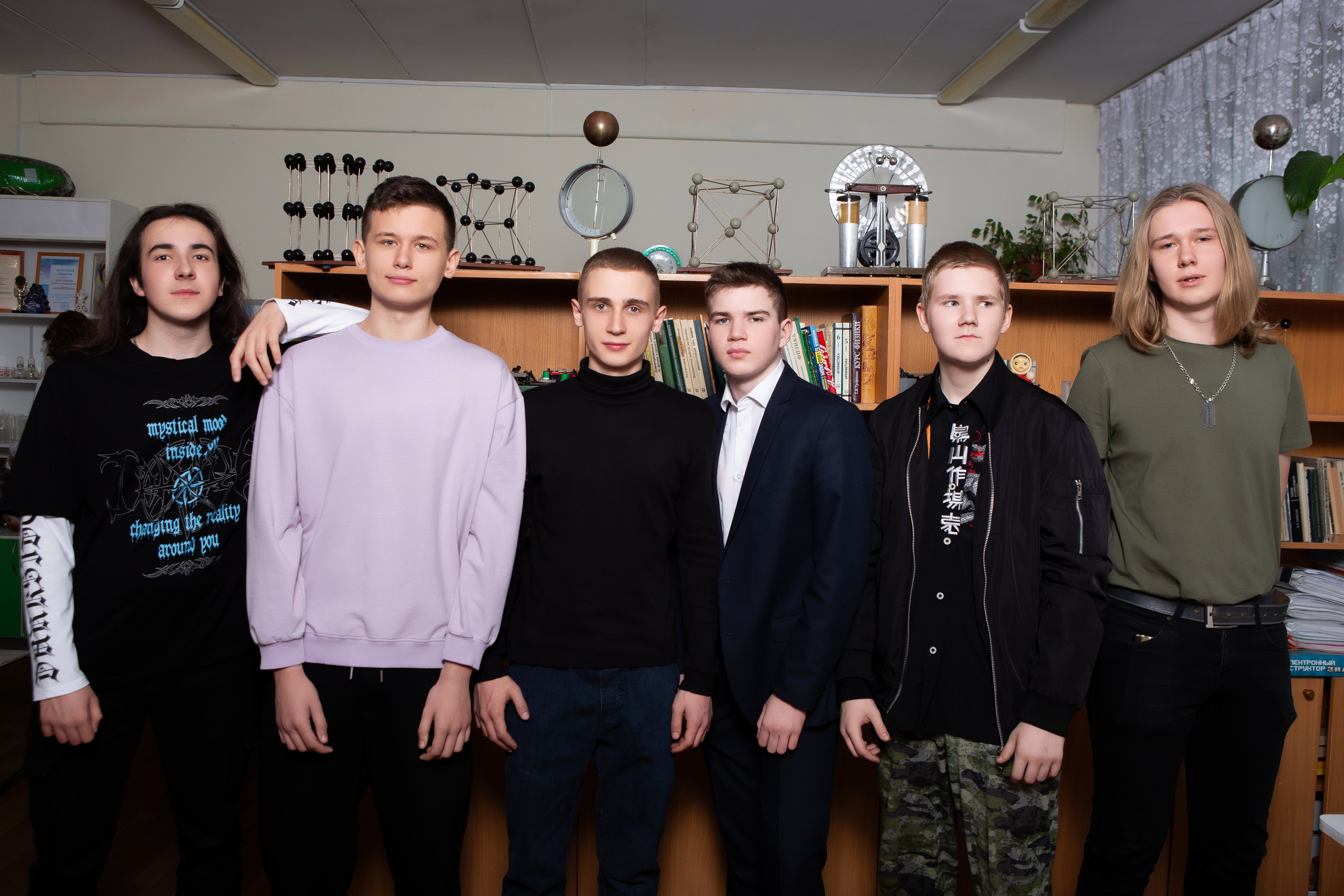 ОТВЯЗНАЯ СЪЕМКА В КЛАССЕ (9 КЛАСС). Профессиональный фотограф в Мценске и Орловской области