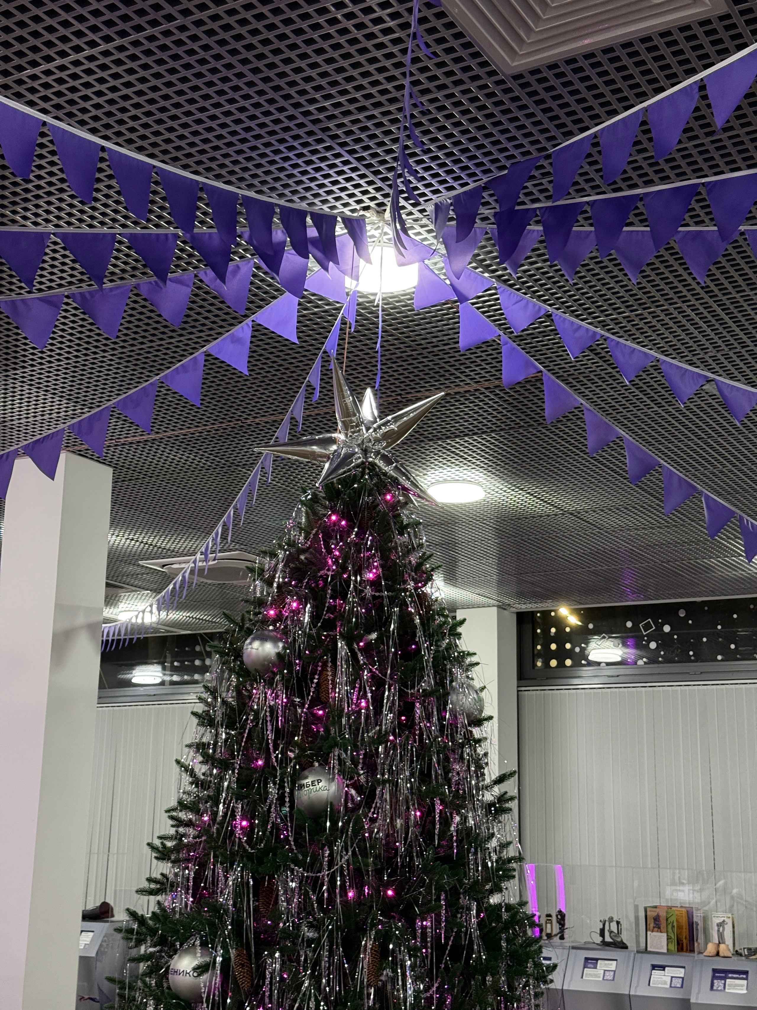 Кибер Елка Моторика. Фотограф Настя Лев