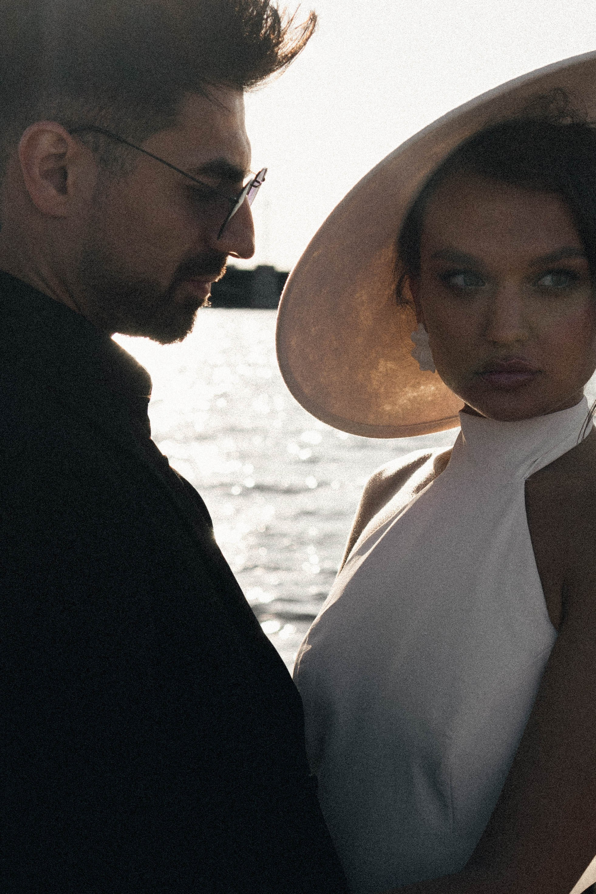 СВАДЕНБНАЯ СЬЕМКА НА КАТЕРЕ ПО КАНАЛАМ САНКТ-ПЕТЕРБУРГА И В АКВАТОРИИ НЕВЫ. Профессиональный фотограф, Санкт-Петербург — Виктория Богомолова