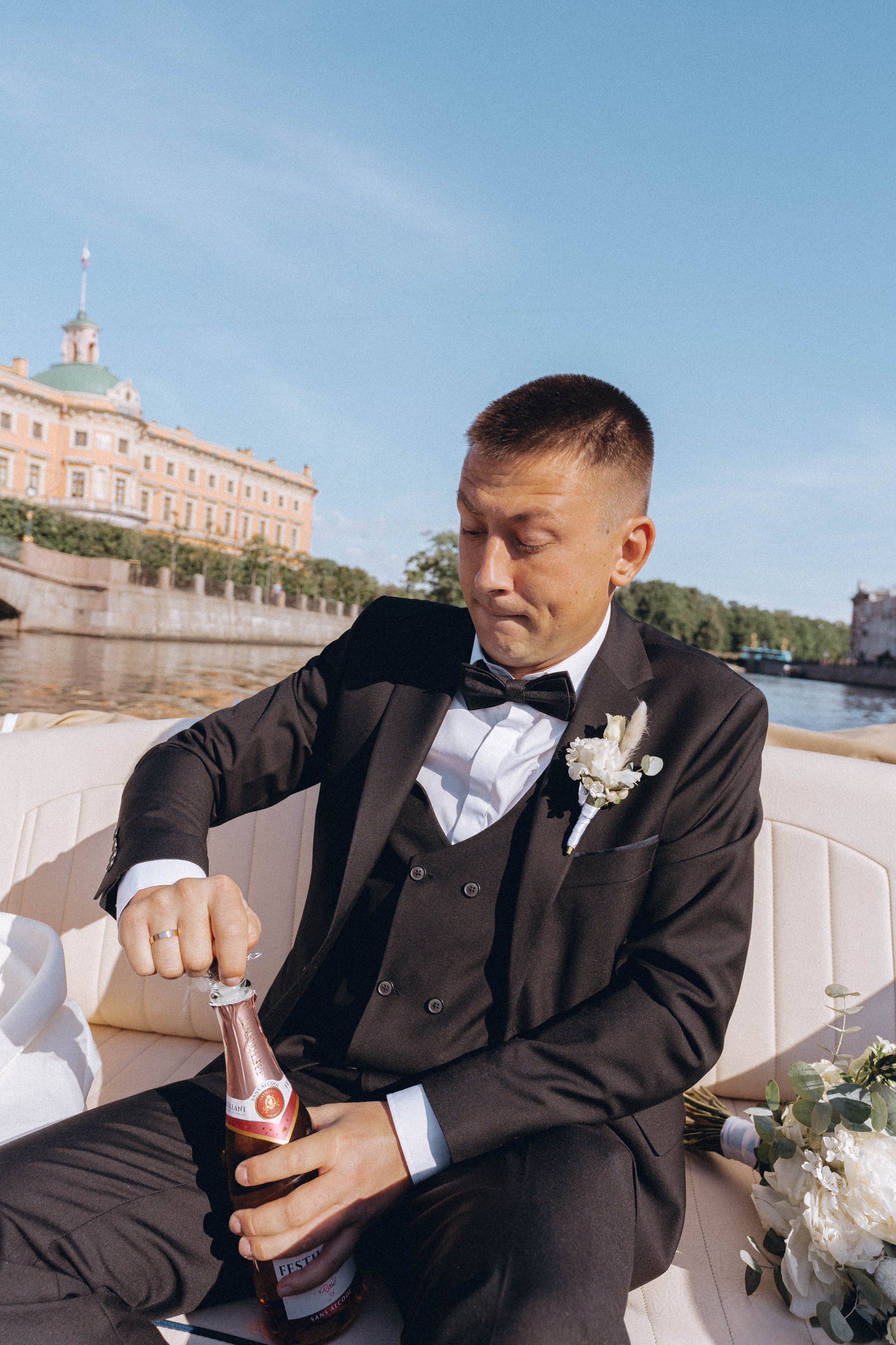 СВАДЕНБНАЯ СЬЕМКА НА КАТЕРЕ ПО КАНАЛАМ САНКТ-ПЕТЕРБУРГА И В АКВАТОРИИ НЕВЫ. Профессиональный фотограф, Санкт-Петербург — Виктория Богомолова