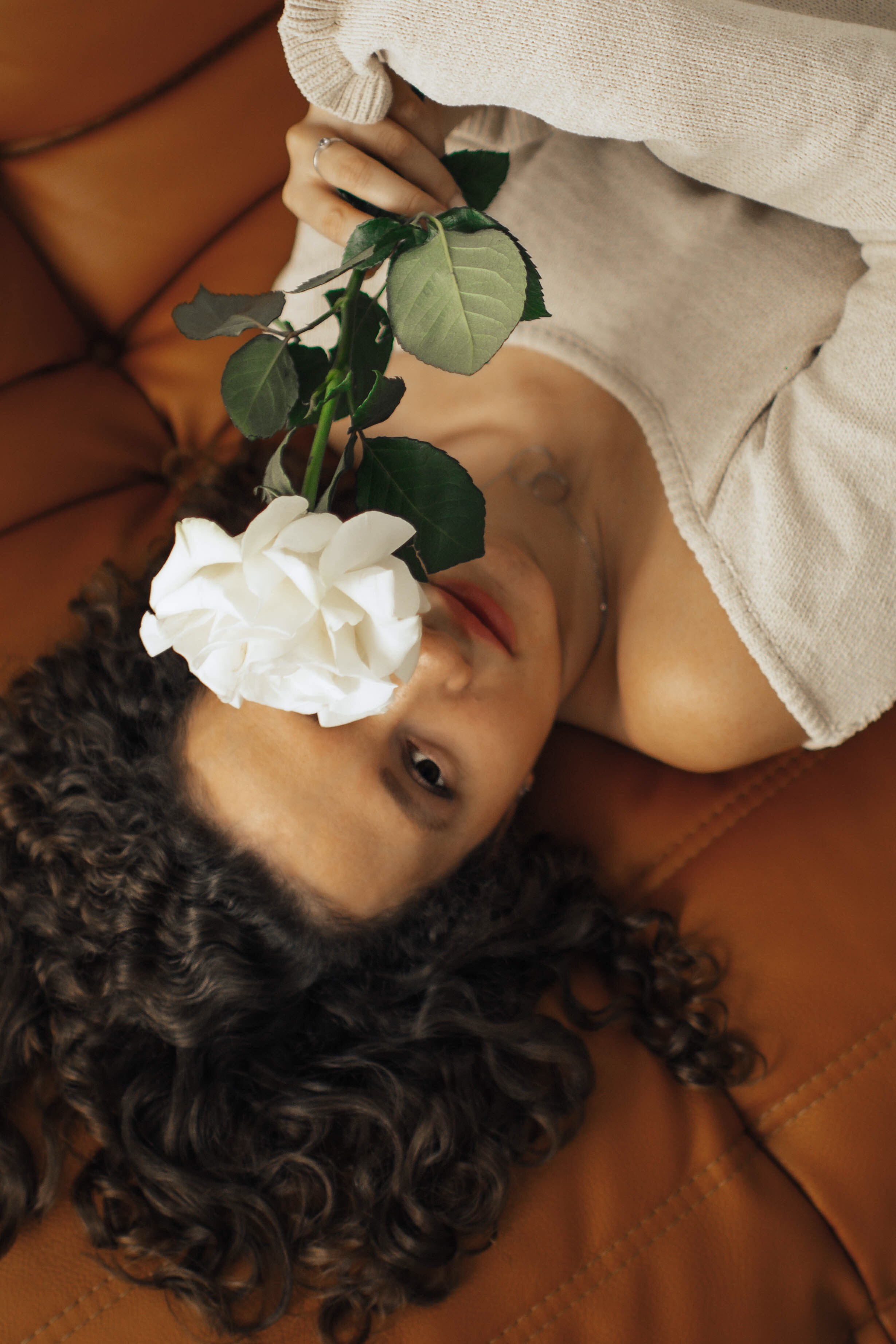 Вероника. История с одним цветком. Женский и семейный фотограф в Казани Гульназ Гизетдинова