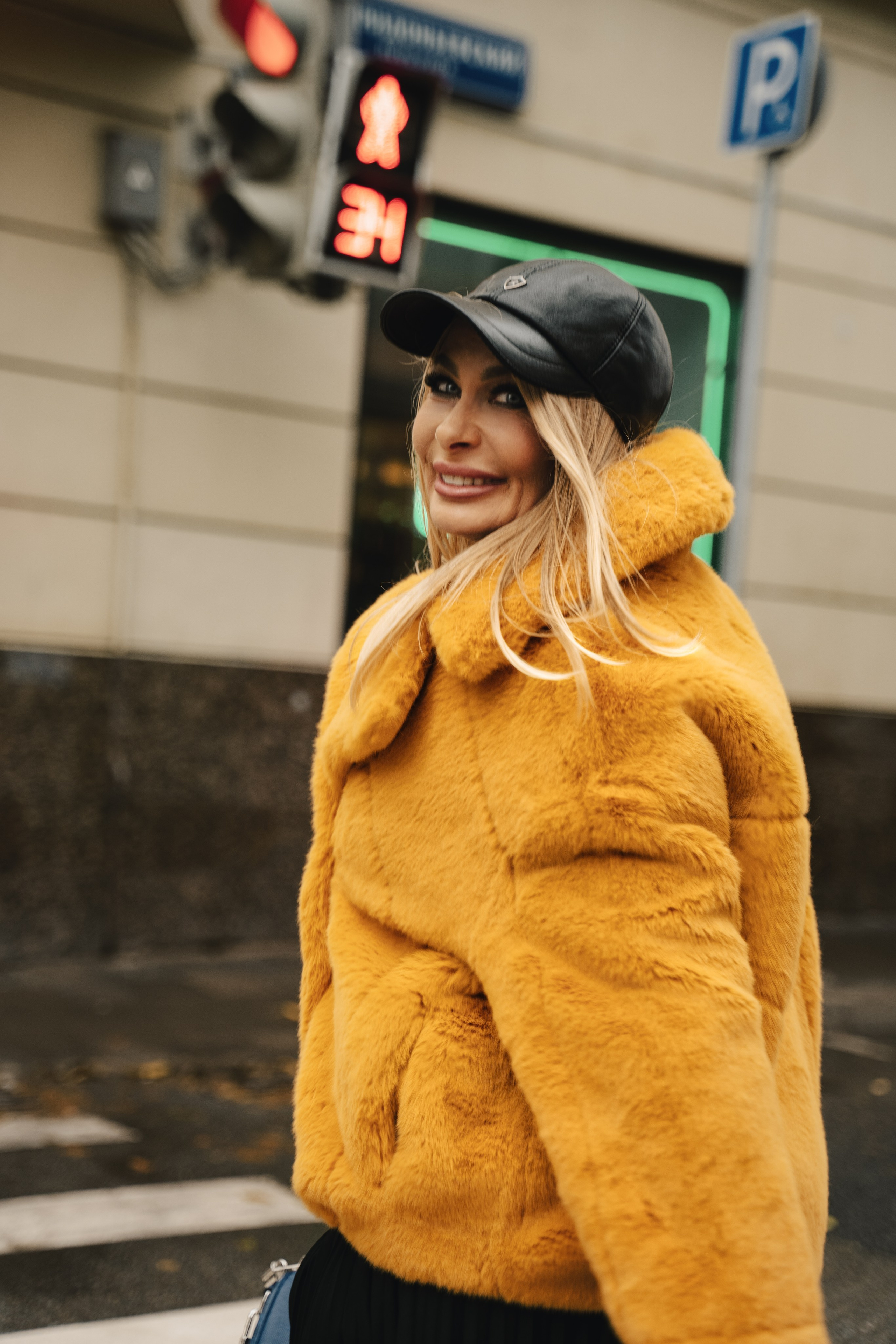 Светлана s t r e e t. Контент фотограф в Москве Кулич Настя