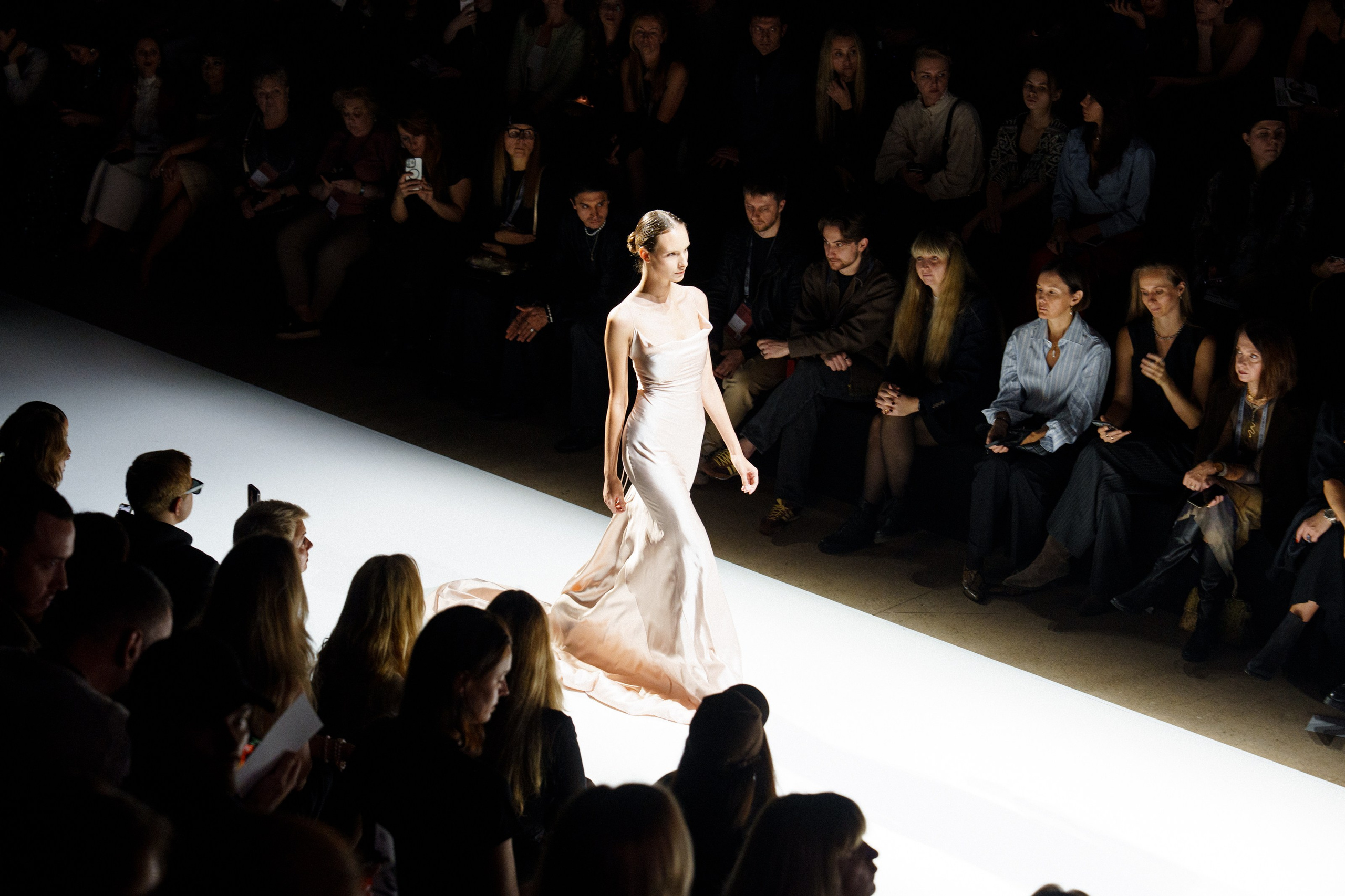 Moscow Fashion Week 2024 осень. Фотограф Николай Прокофьев модельные тесты в Москве