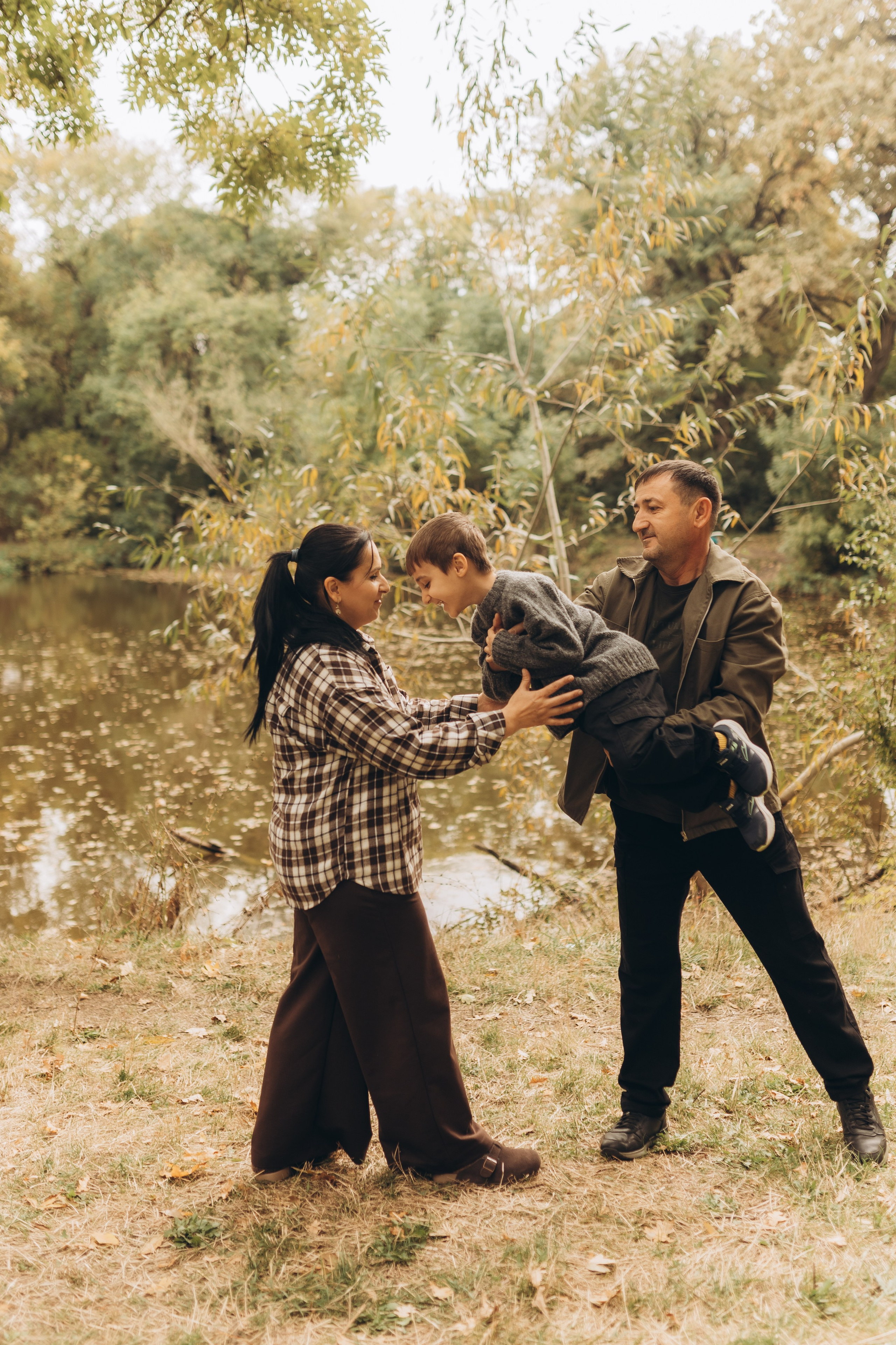 Осеняя семейная фотосессия на Ртищевском пруду. Фотограф в Ставрополе Svetlana Matveeva