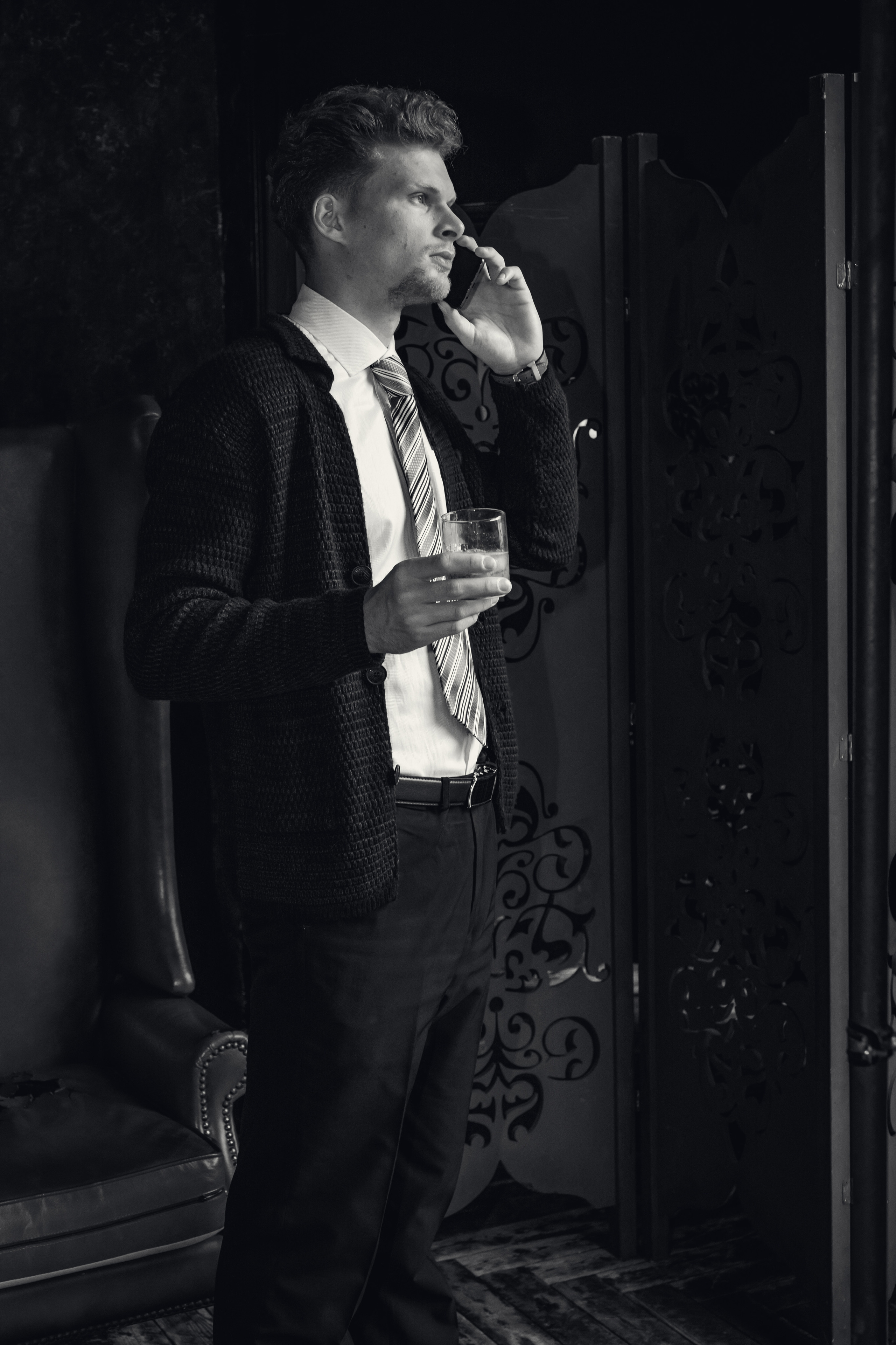 Деловой портрет в стиле «английский кабинет». Фотосессия в Спб в студии, фотограф Панютина Марина