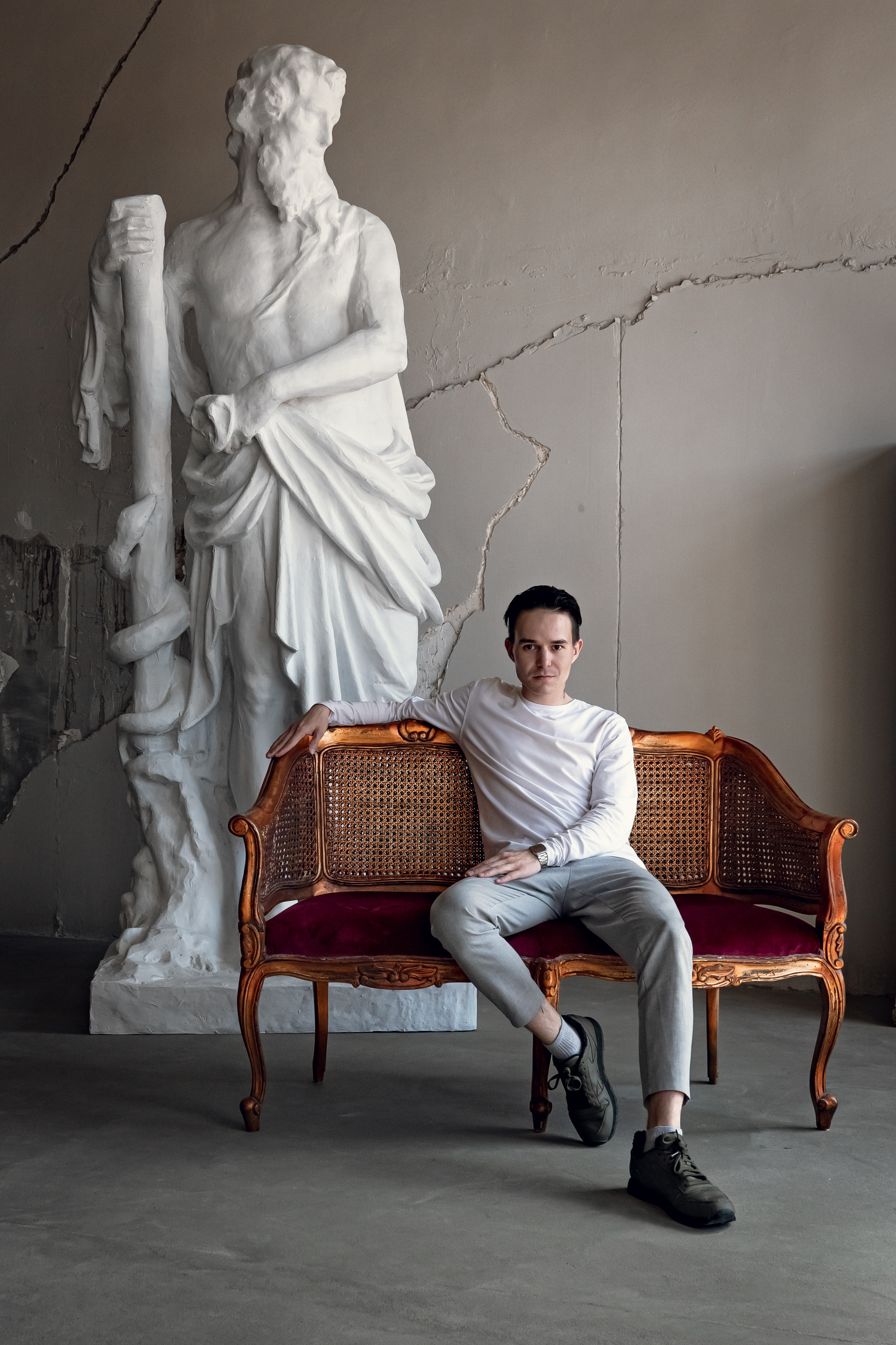 Егор. Фотостудия ЛОКАЦИЯ 223 — зал Песок. Фотосессия в Спб в студии, фотограф Панютина Марина