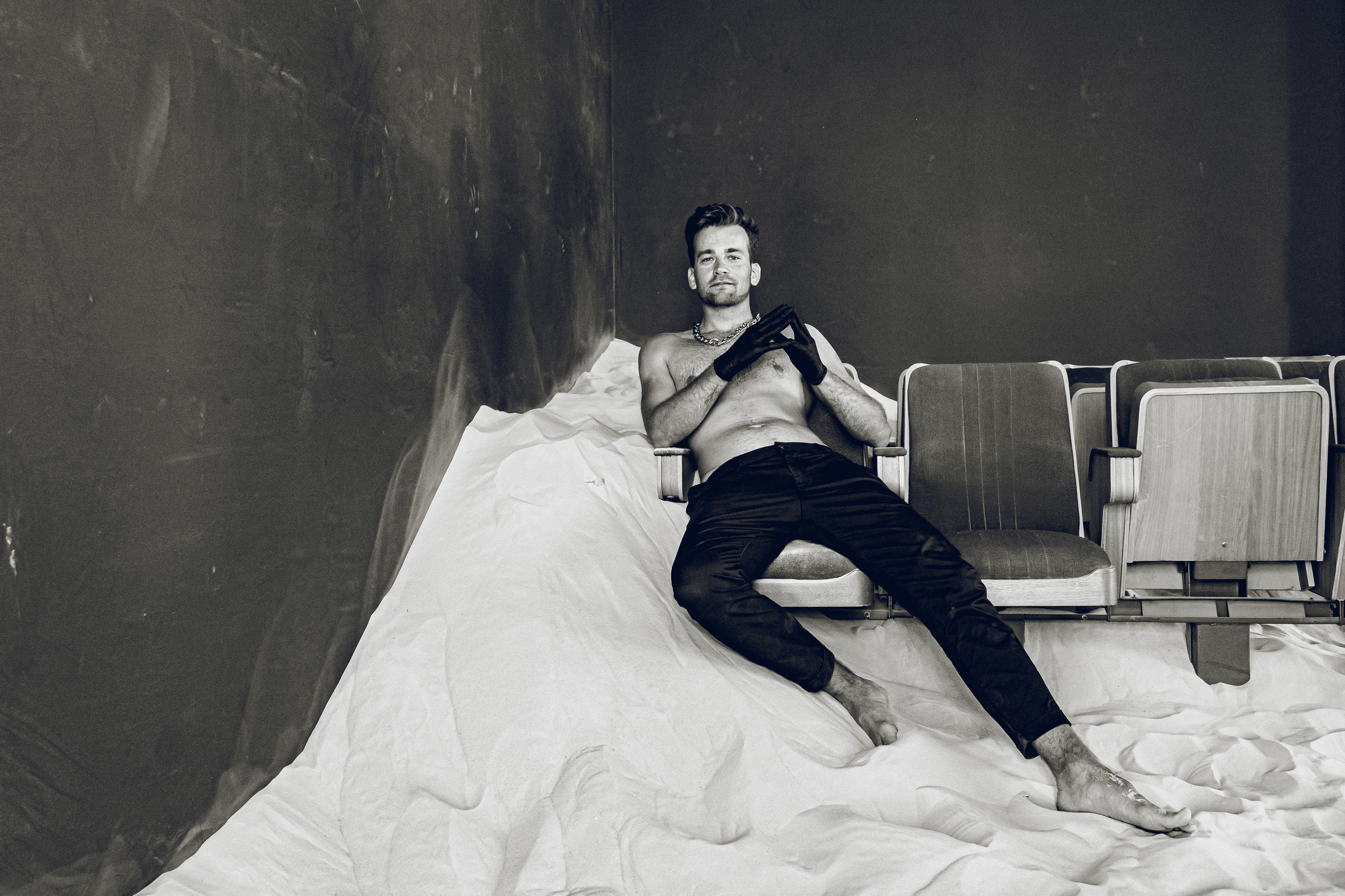 Дмитрий. Фотосессия в песочной студии в Спб. Фотосессия в Спб в студии, фотограф Панютина Марина