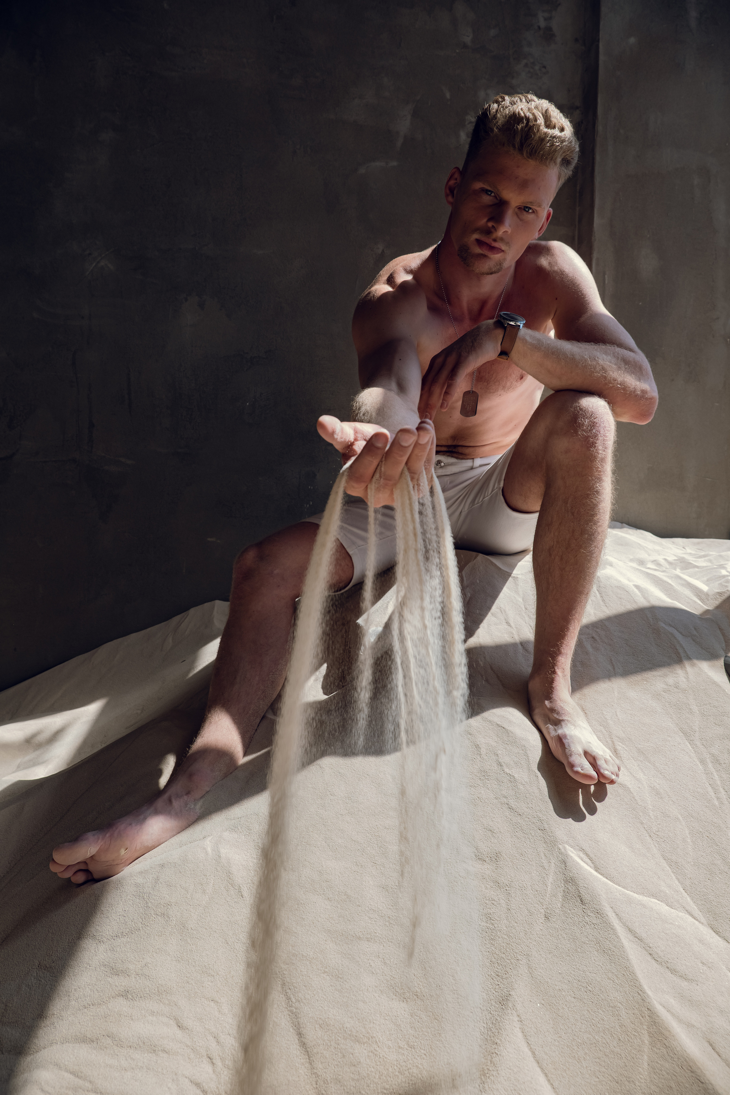 Мужской портрет в песочной студии спб. Фотосессия в Спб в студии, фотограф Панютина Марина