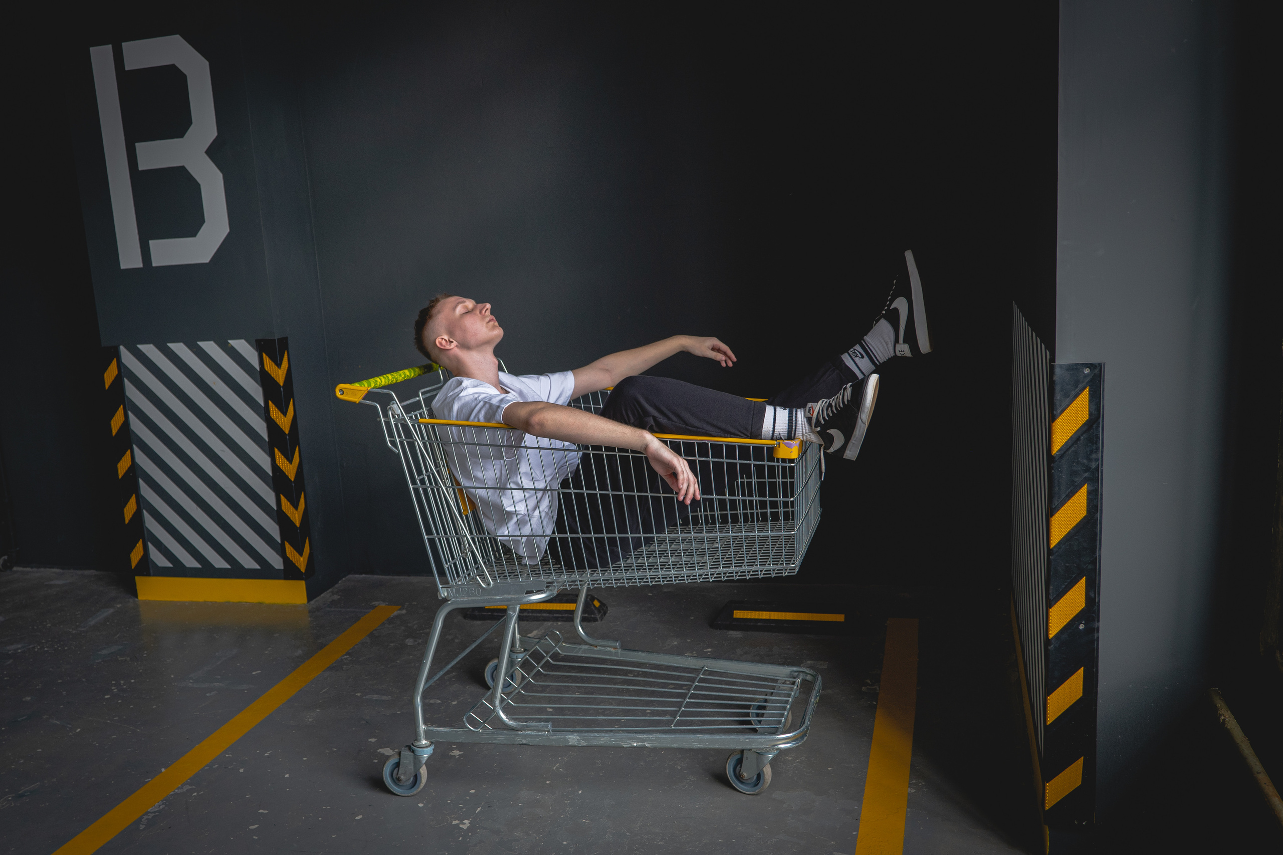 Богдан. Контент для ведения социальных сетей. Фотосессия в Спб в студии, фотограф Панютина Марина