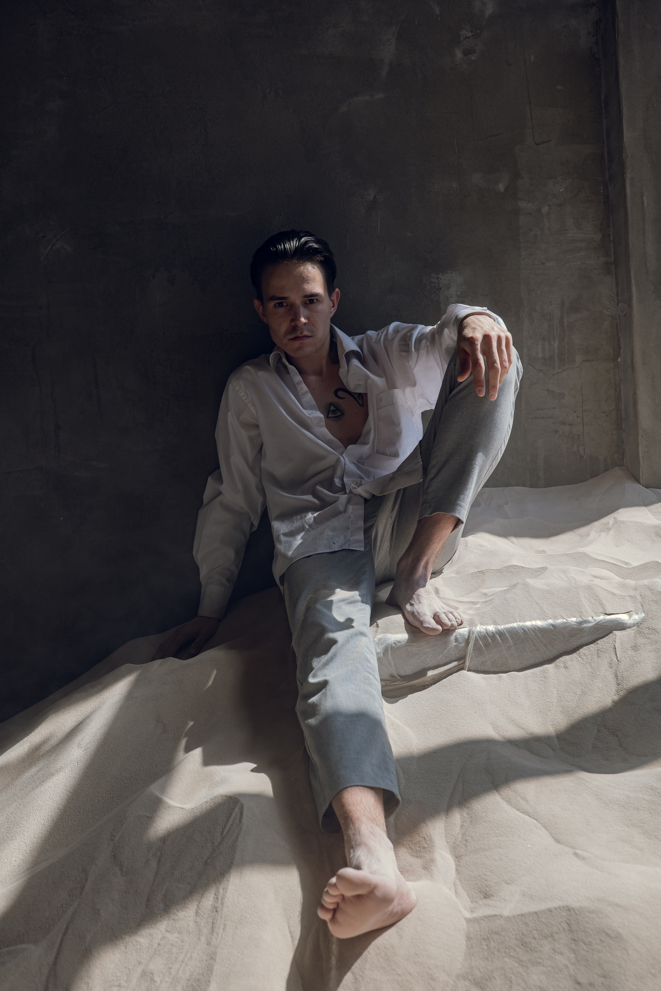 Егор. Фотостудия ЛОКАЦИЯ 223 — зал Песок. Фотосессия в Спб в студии, фотограф Панютина Марина