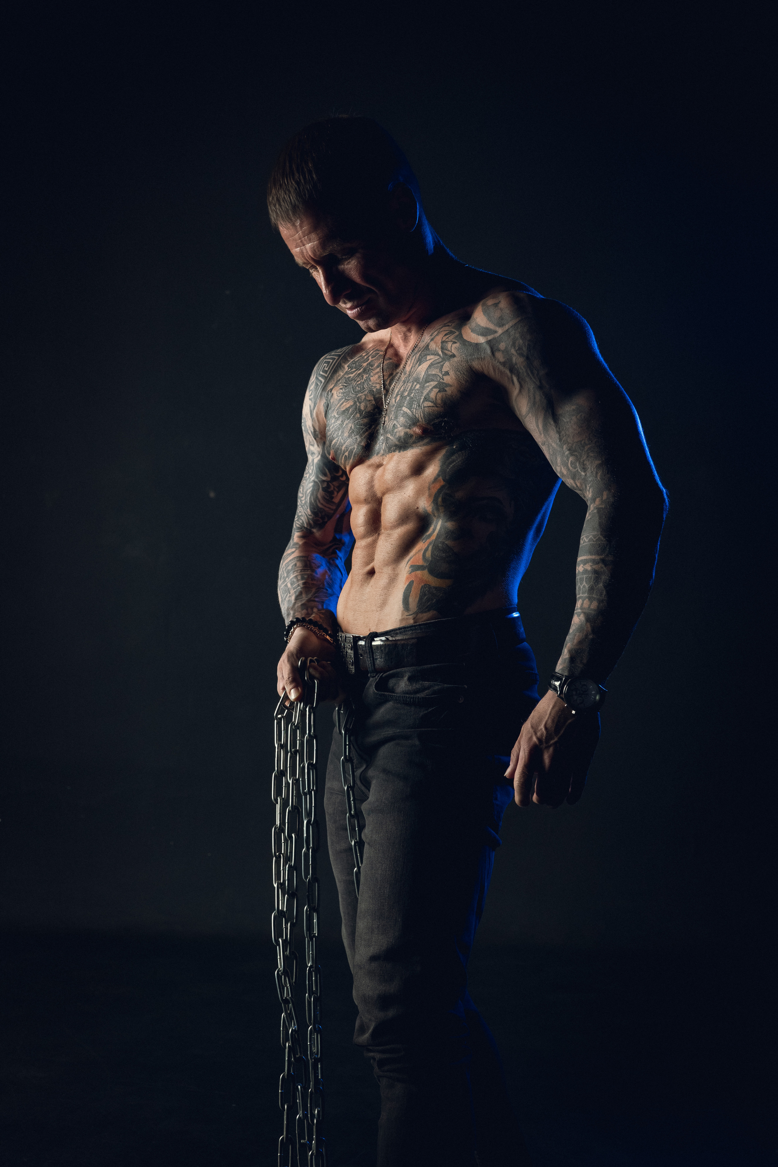 Сергей. Фотосессия в студии с неоновым светом. Фотосессия в Спб в студии, фотограф Панютина Марина