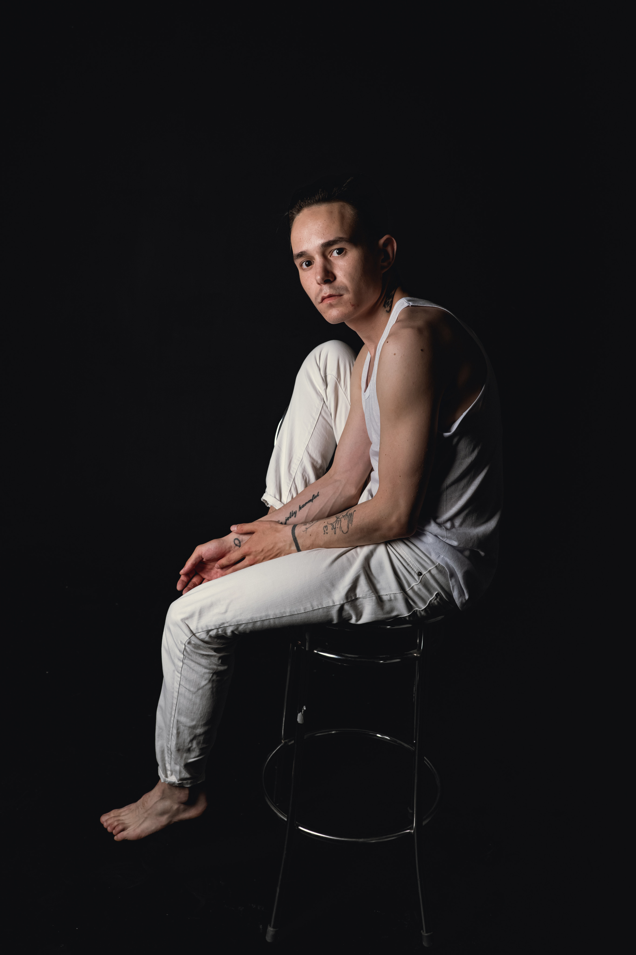 Егор. Контент съемка в черной циклораме. Фотосессия в Спб в студии, фотограф Панютина Марина