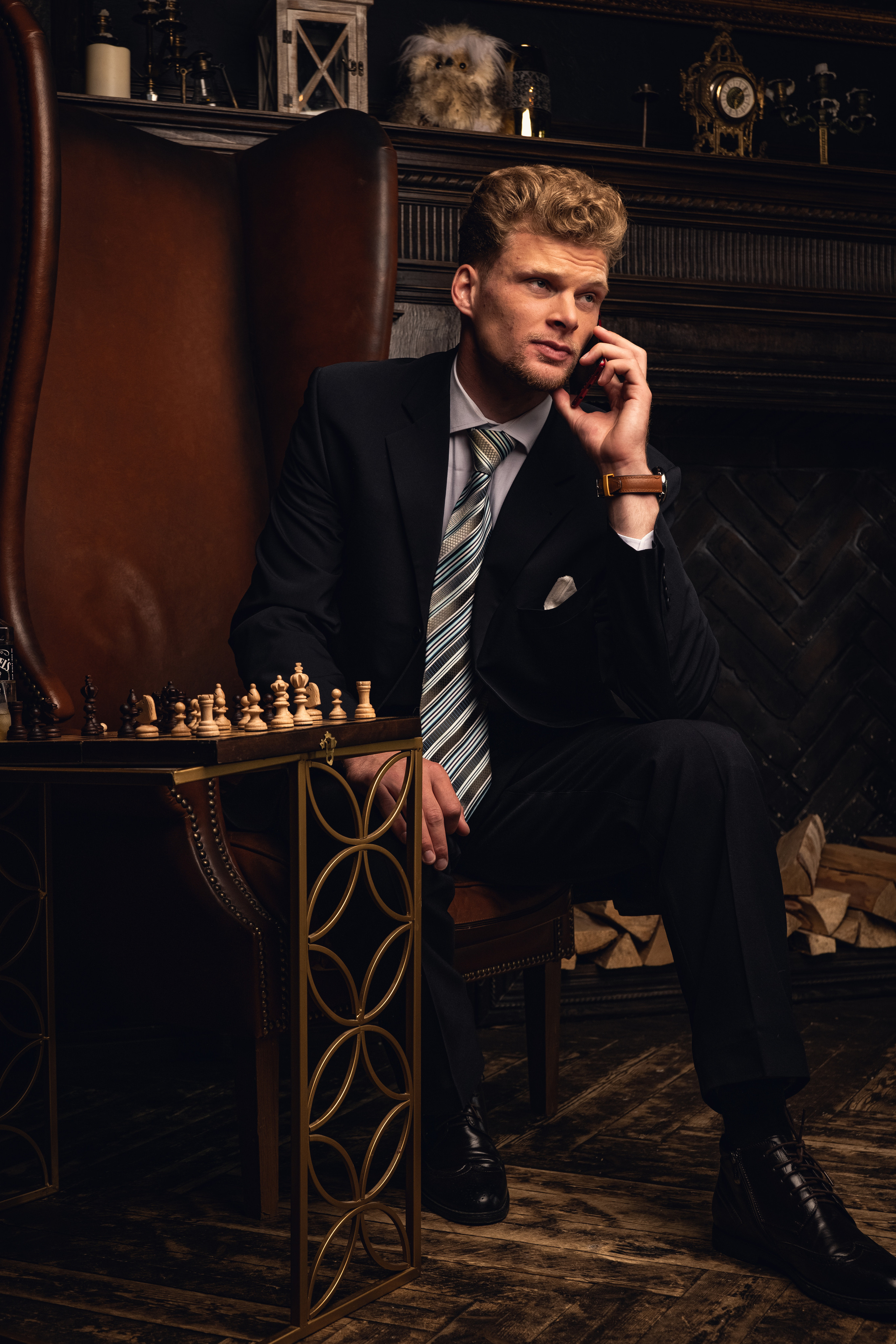 Деловой портрет в стиле «английский кабинет». Фотосессия в Спб в студии, фотограф Панютина Марина