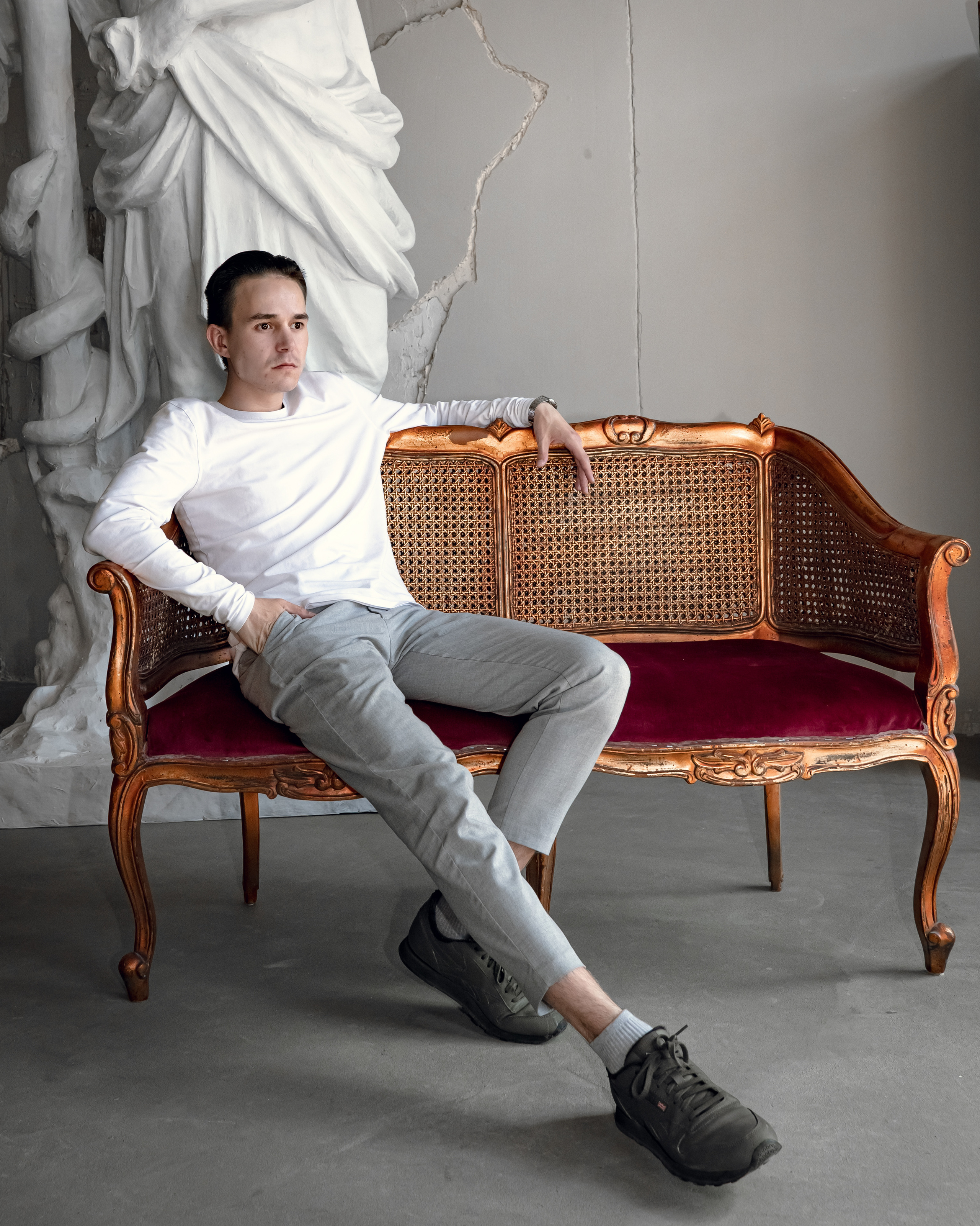 Егор. Фотостудия ЛОКАЦИЯ 223 — зал Песок. Фотосессия в Спб в студии, фотограф Панютина Марина