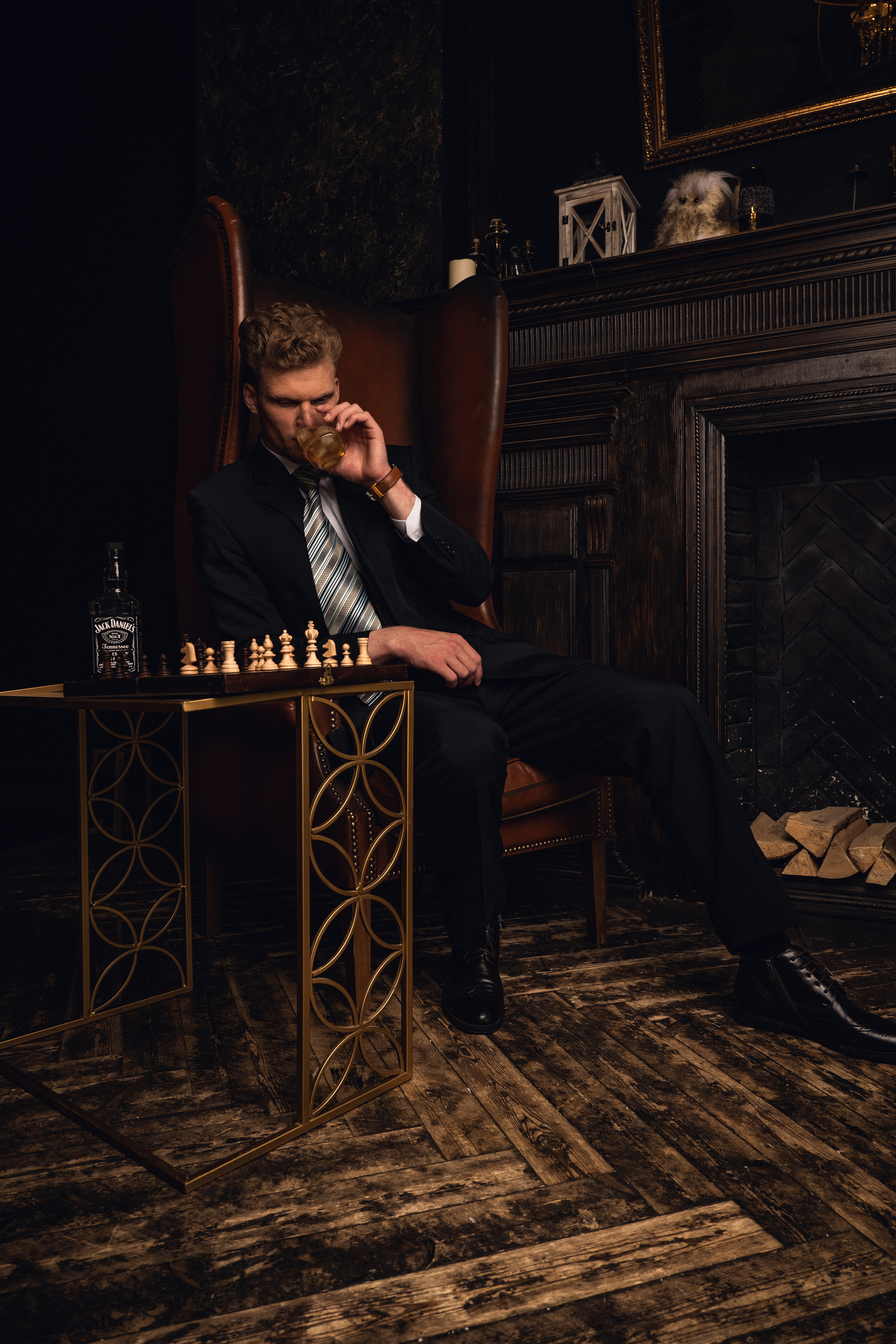 Деловой портрет в стиле «английский кабинет». Фотосессия в Спб в студии, фотограф Панютина Марина