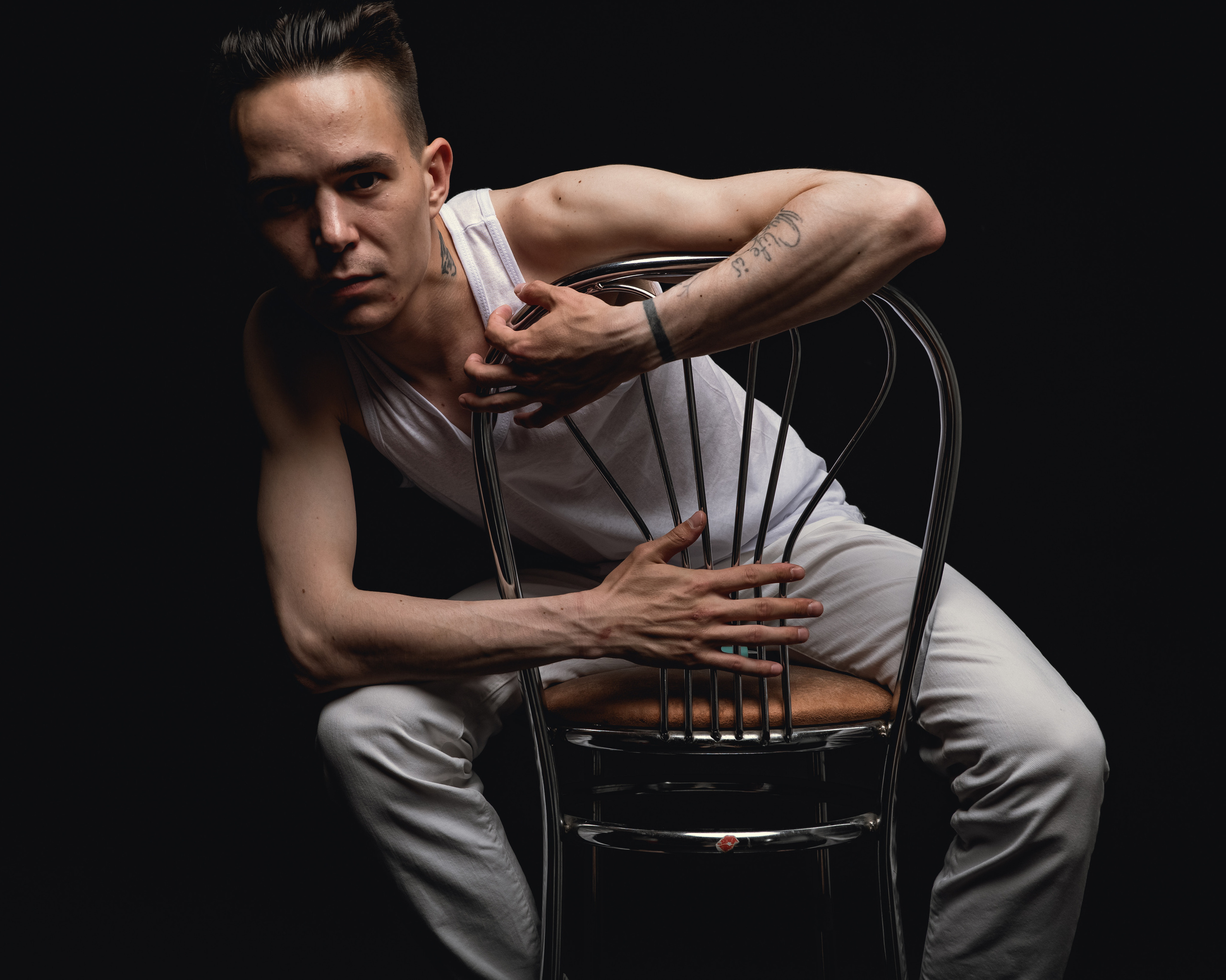 Егор. Контент съемка в черной циклораме. Фотосессия в Спб в студии, фотограф Панютина Марина