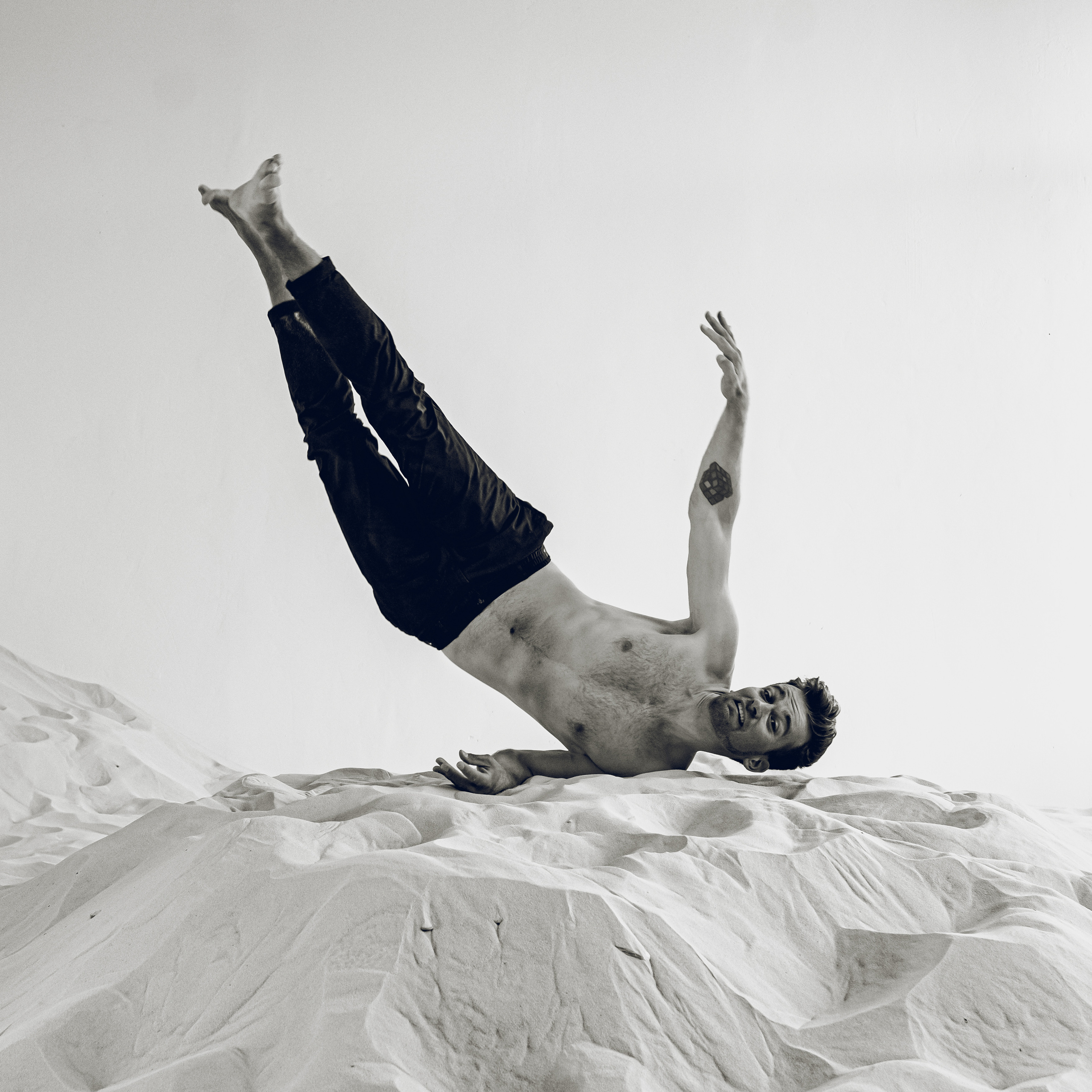 Дмитрий. Фотосессия в песочной студии в Спб. Фотосессия в Спб в студии, фотограф Панютина Марина