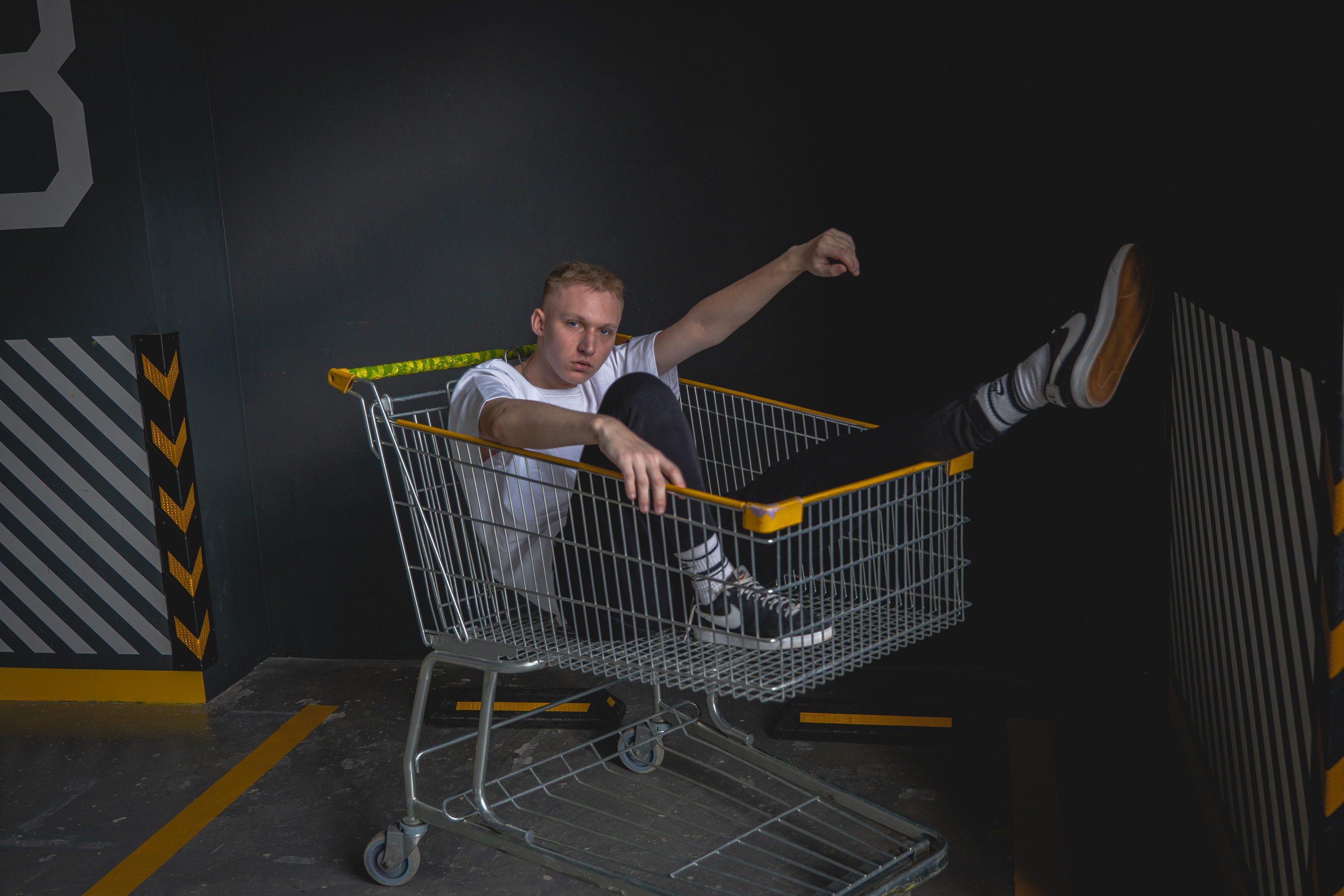 Богдан. Контент для ведения социальных сетей. Фотосессия в Спб в студии, фотограф Панютина Марина