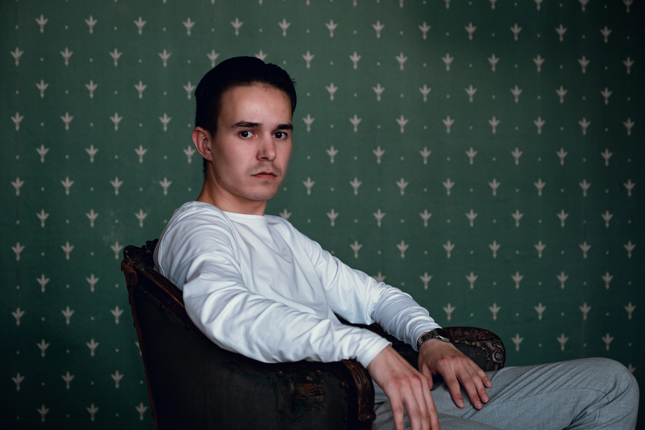 Егор. Фотостудия ЛОКАЦИЯ 223 — зал Песок. Фотосессия в Спб в студии, фотограф Панютина Марина