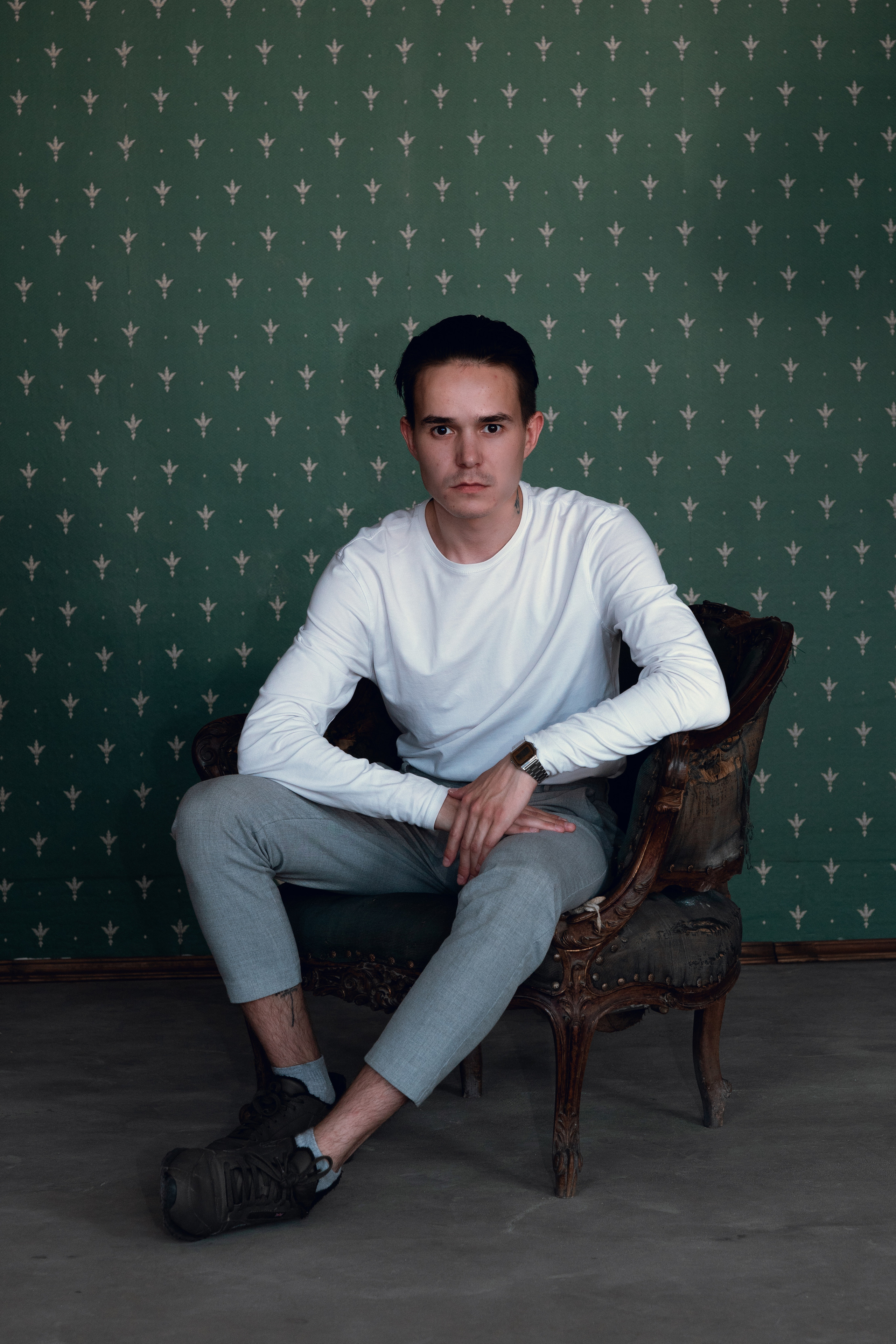 Егор. Фотостудия ЛОКАЦИЯ 223 — зал Песок. Фотосессия в Спб в студии, фотограф Панютина Марина