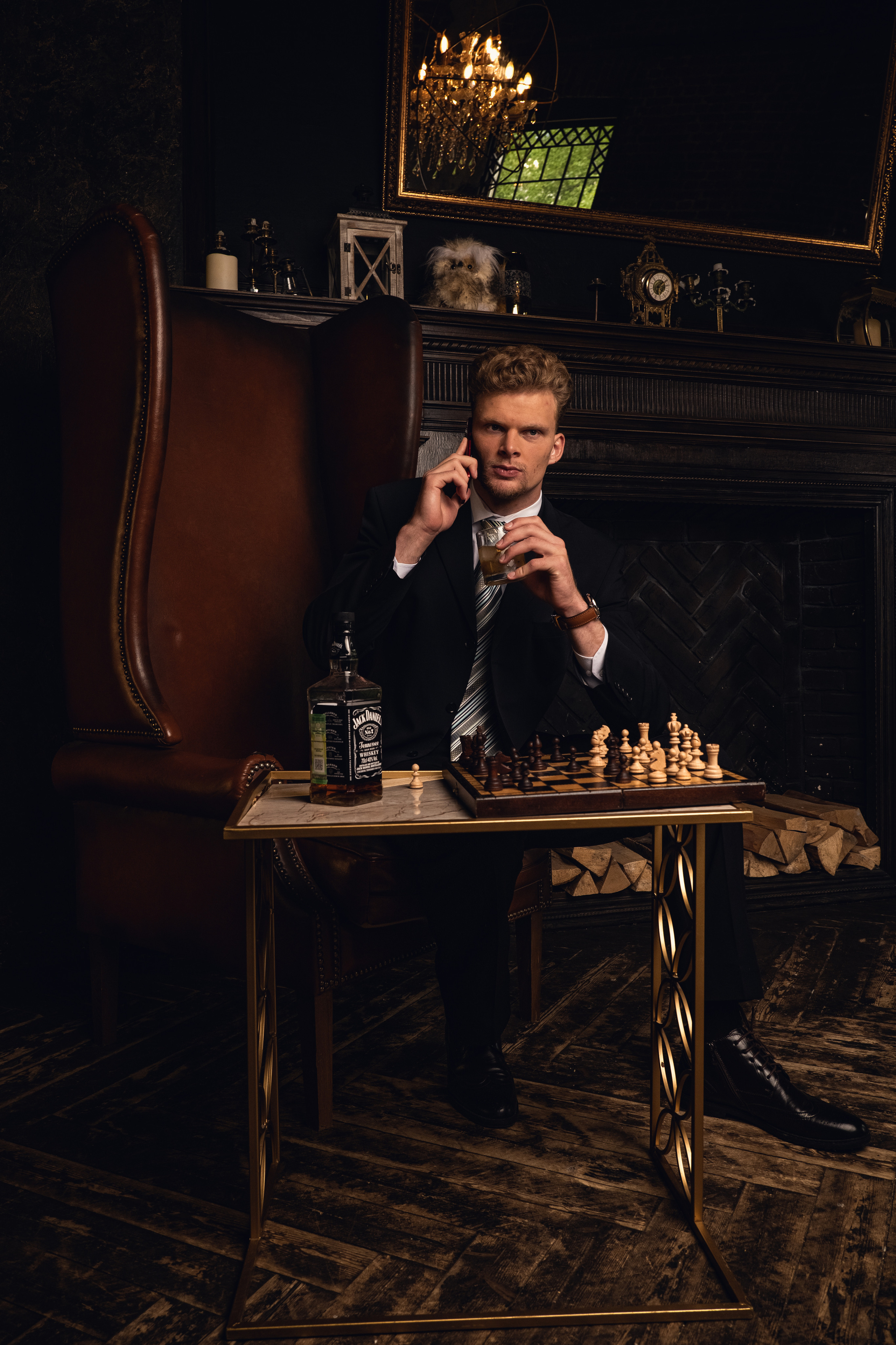 Деловой портрет в стиле «английский кабинет». Фотосессия в Спб в студии, фотограф Панютина Марина