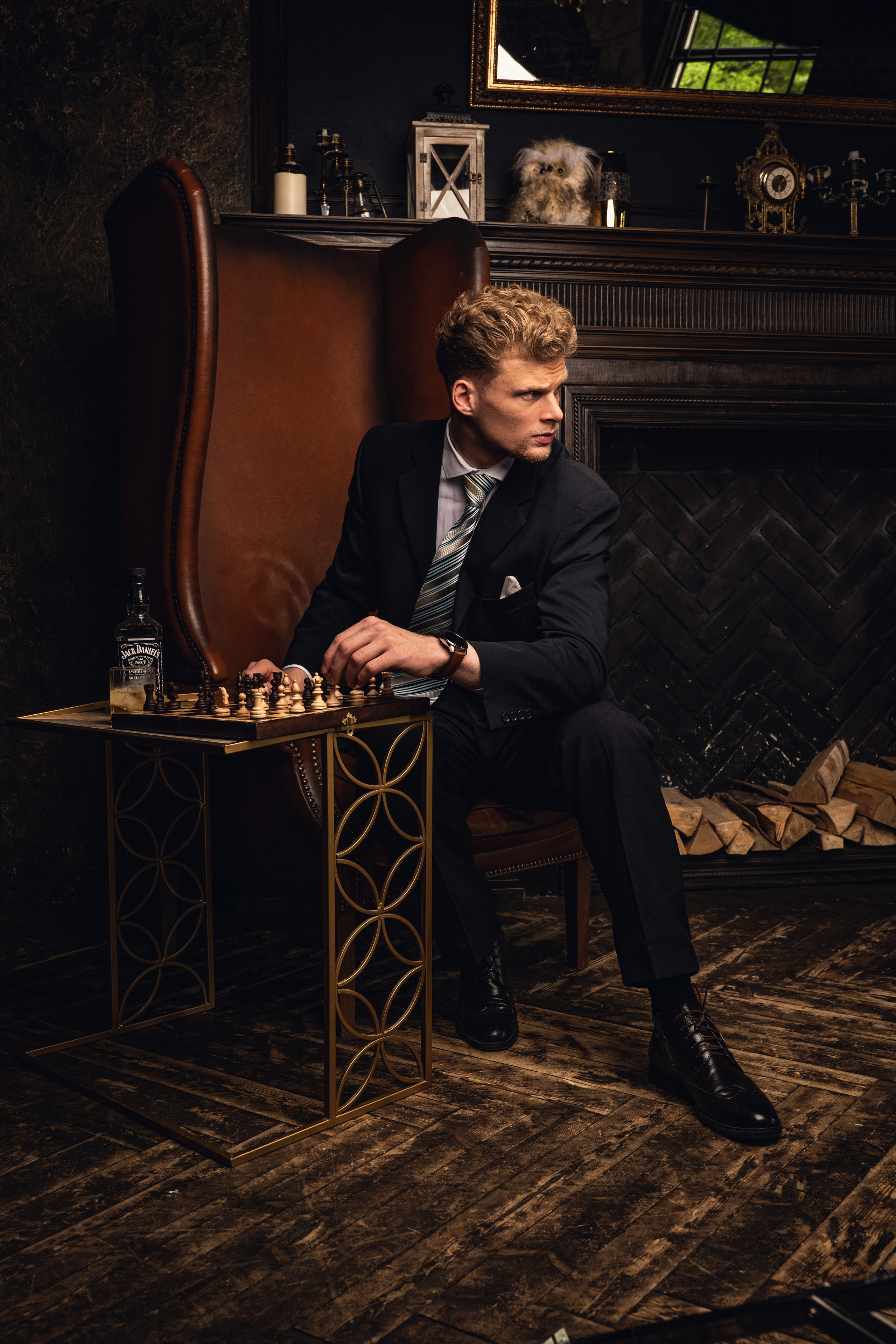 Деловой портрет в стиле «английский кабинет». Фотосессия в Спб в студии, фотограф Панютина Марина