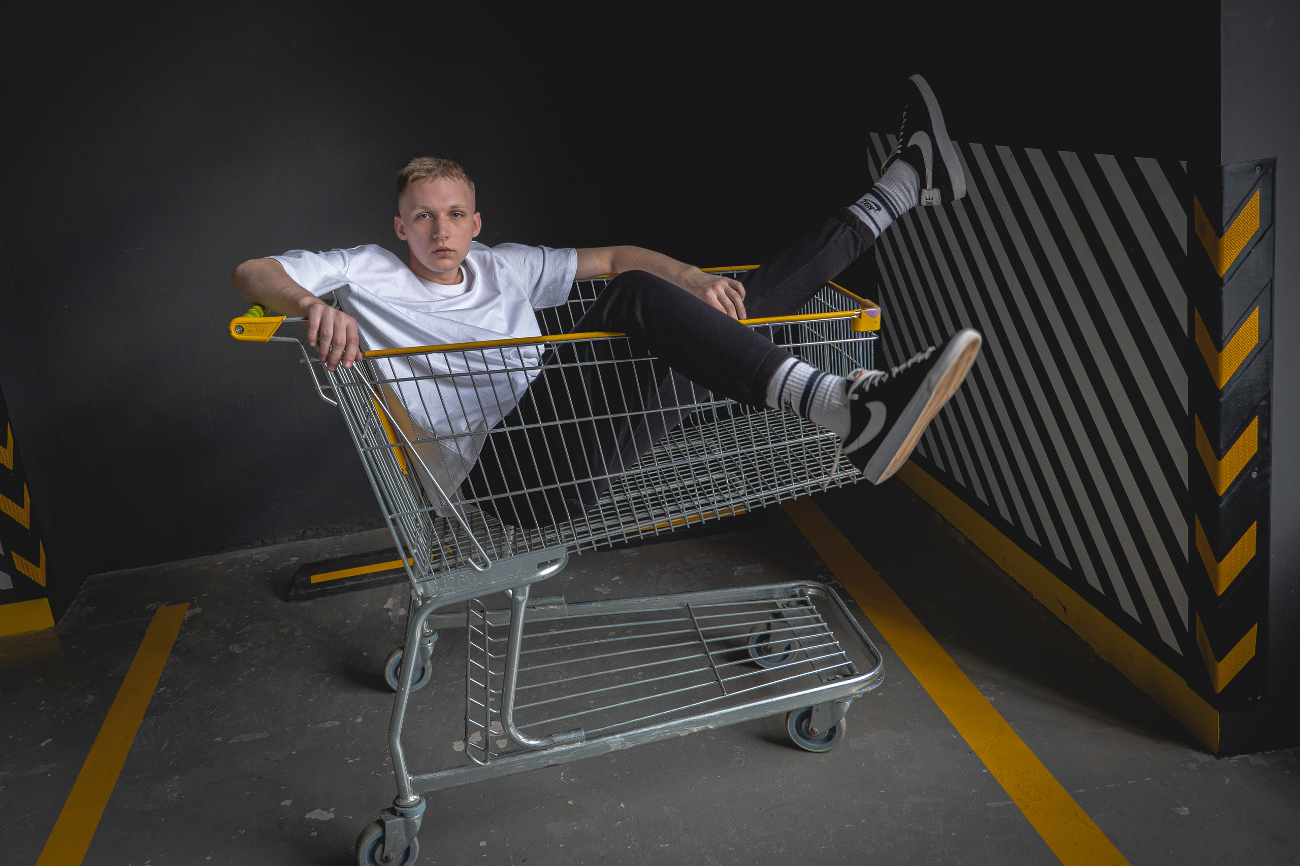 Богдан. Контент для ведения социальных сетей. Фотосессия в Спб в студии, фотограф Панютина Марина