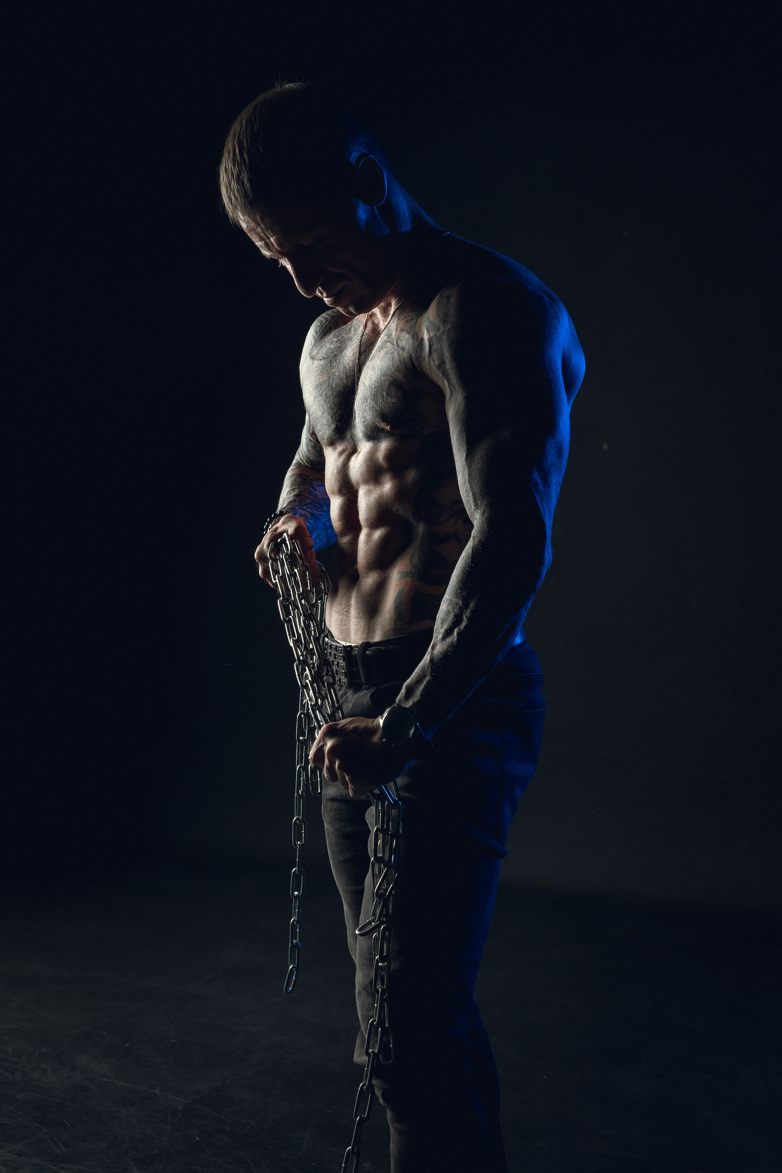 Сергей. Фотосессия в студии с неоновым светом. Фотосессия в Спб в студии, фотограф Панютина Марина