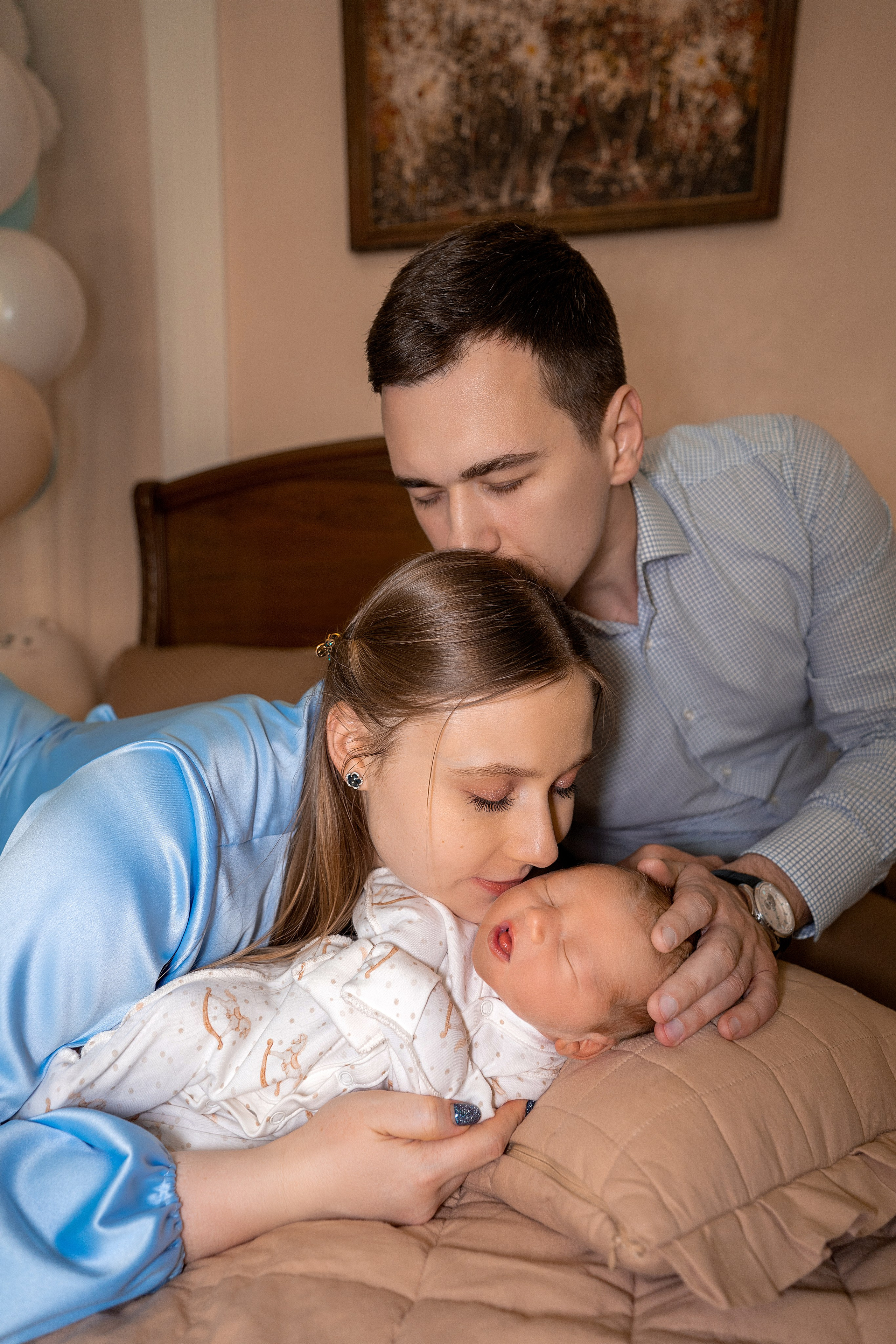 Фотосессия новорожденных в Москве — ньюборн / newborn фотосессия. Фотографы на роды в Москве. Фото и видео родов. Фотопроект «Продолжение рода»