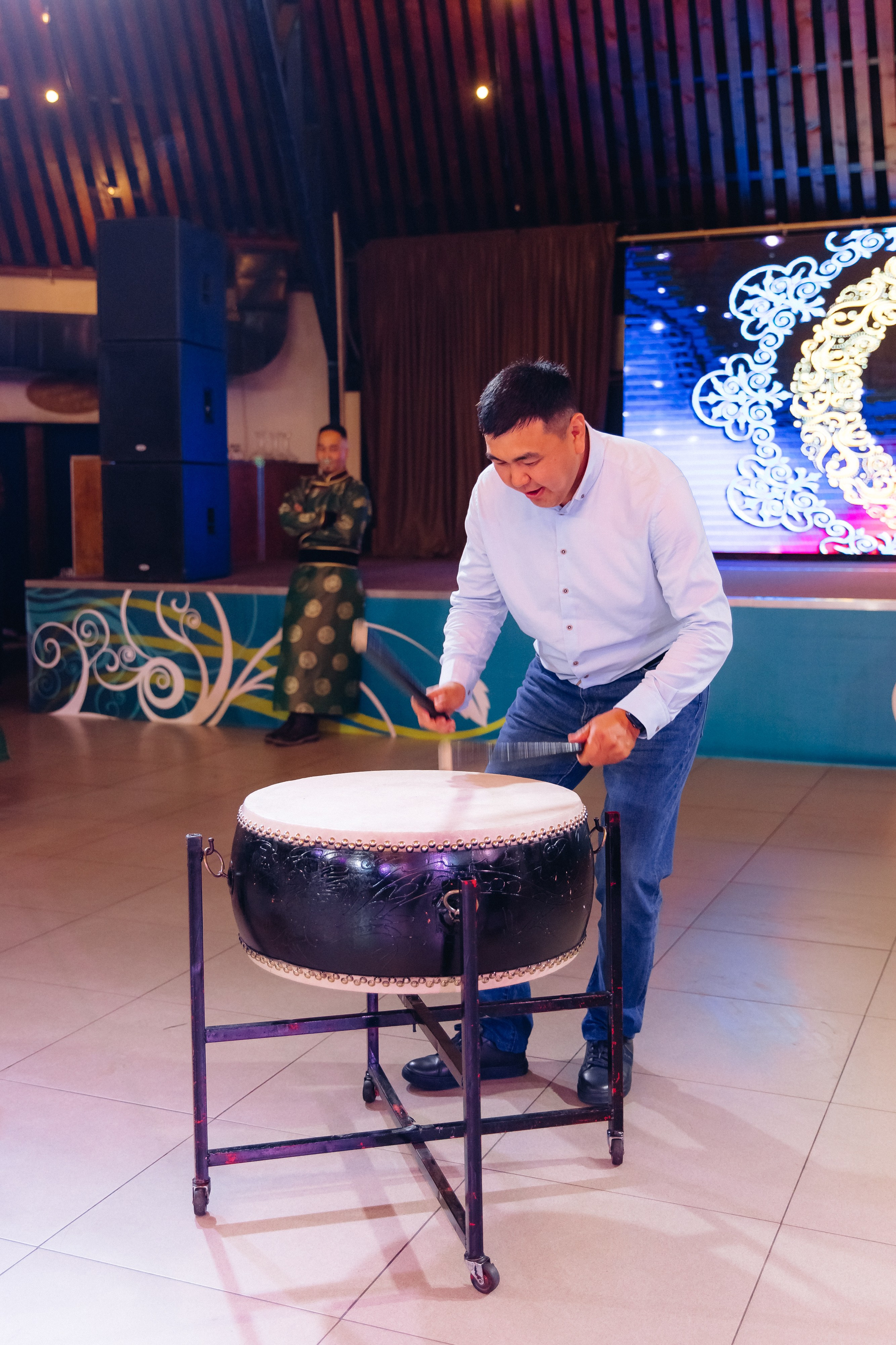 Выпускной вечер. 49 школа. Баран на корове. Свадебный и семейный фотограф в Улан-Удэ