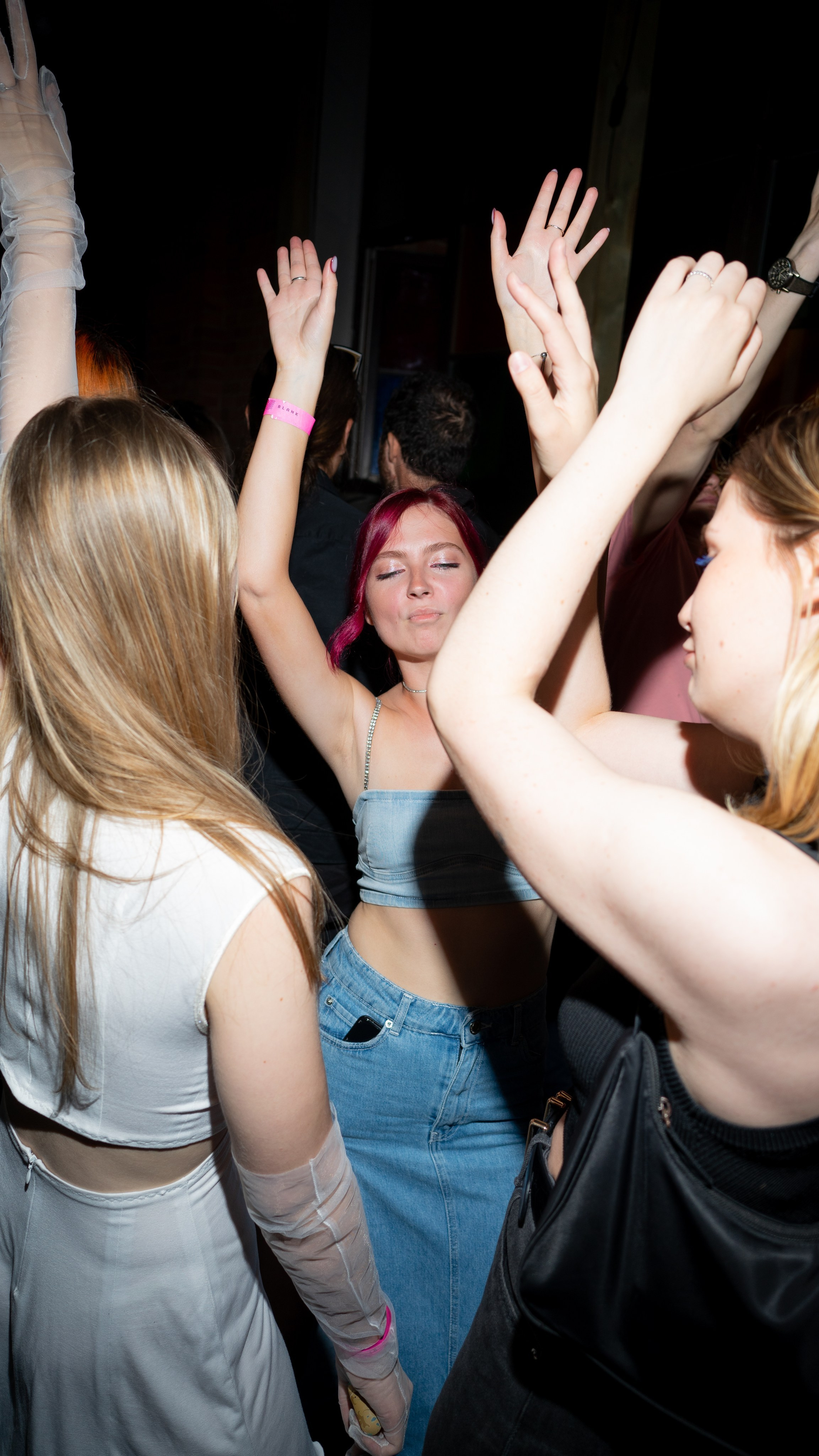 Plast X Vibe Room. Коммерческий и репортажный фотограф в Санкт-Петербурге — Туся Сушка