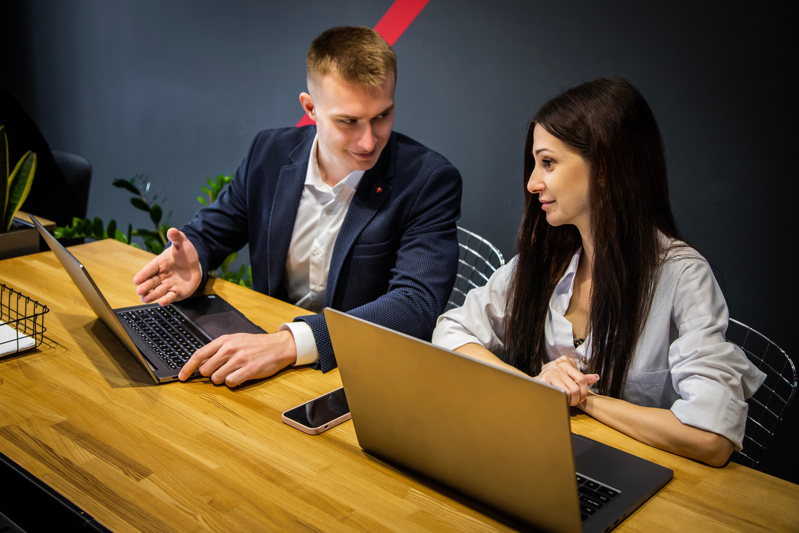 Фотосессия для бизнеса, контент для соцсетей, фото сотрудников. Свадебная, репортажная и бизнес съёмка в Ростове-на-Дону