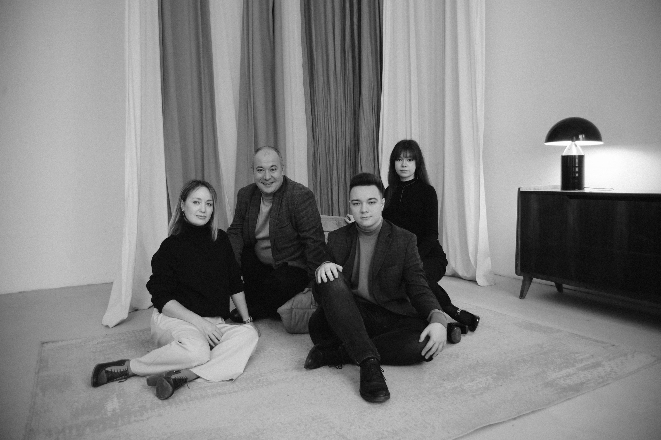 Молодые родители и взрослые дети. Фотограф Лола Волна, город Москва