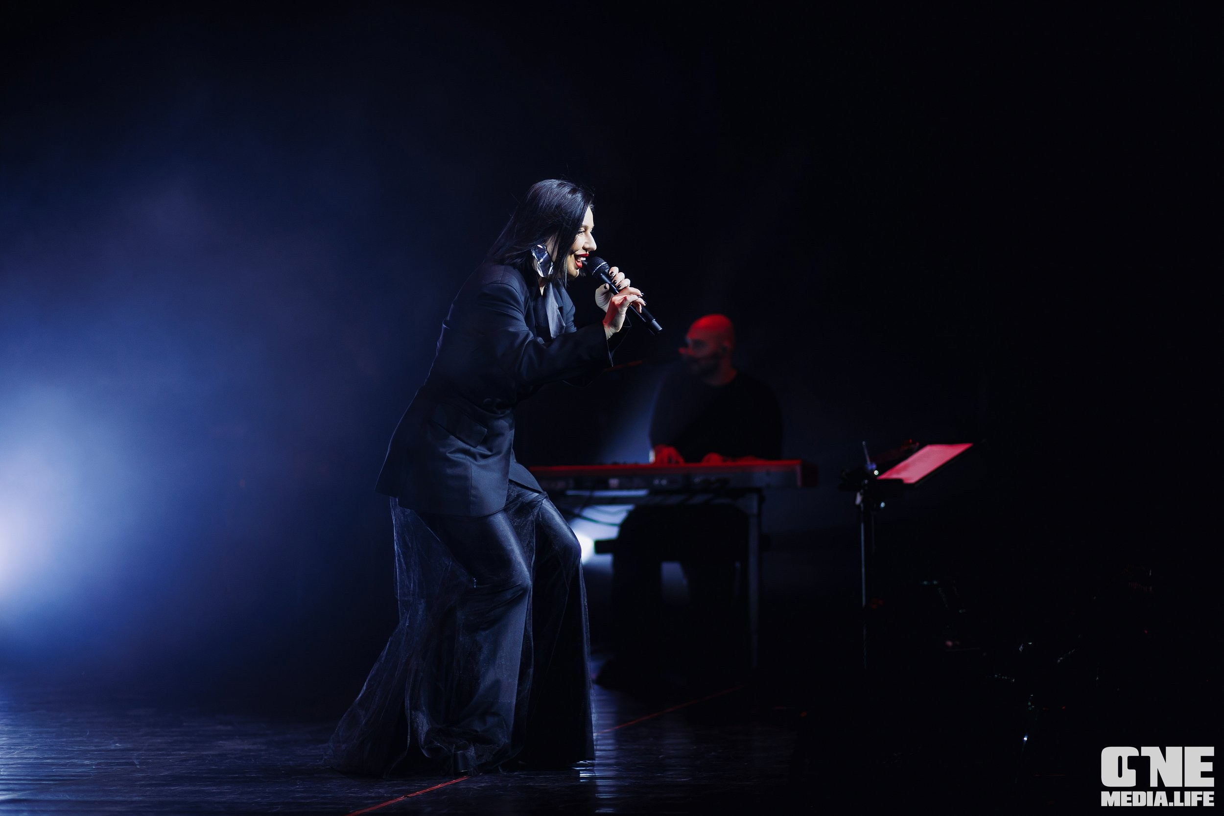 Фоторепортаж с концерта Ёлки. One Media Life: фоторепортажи, фотоотчеты с мероприятий и заведений